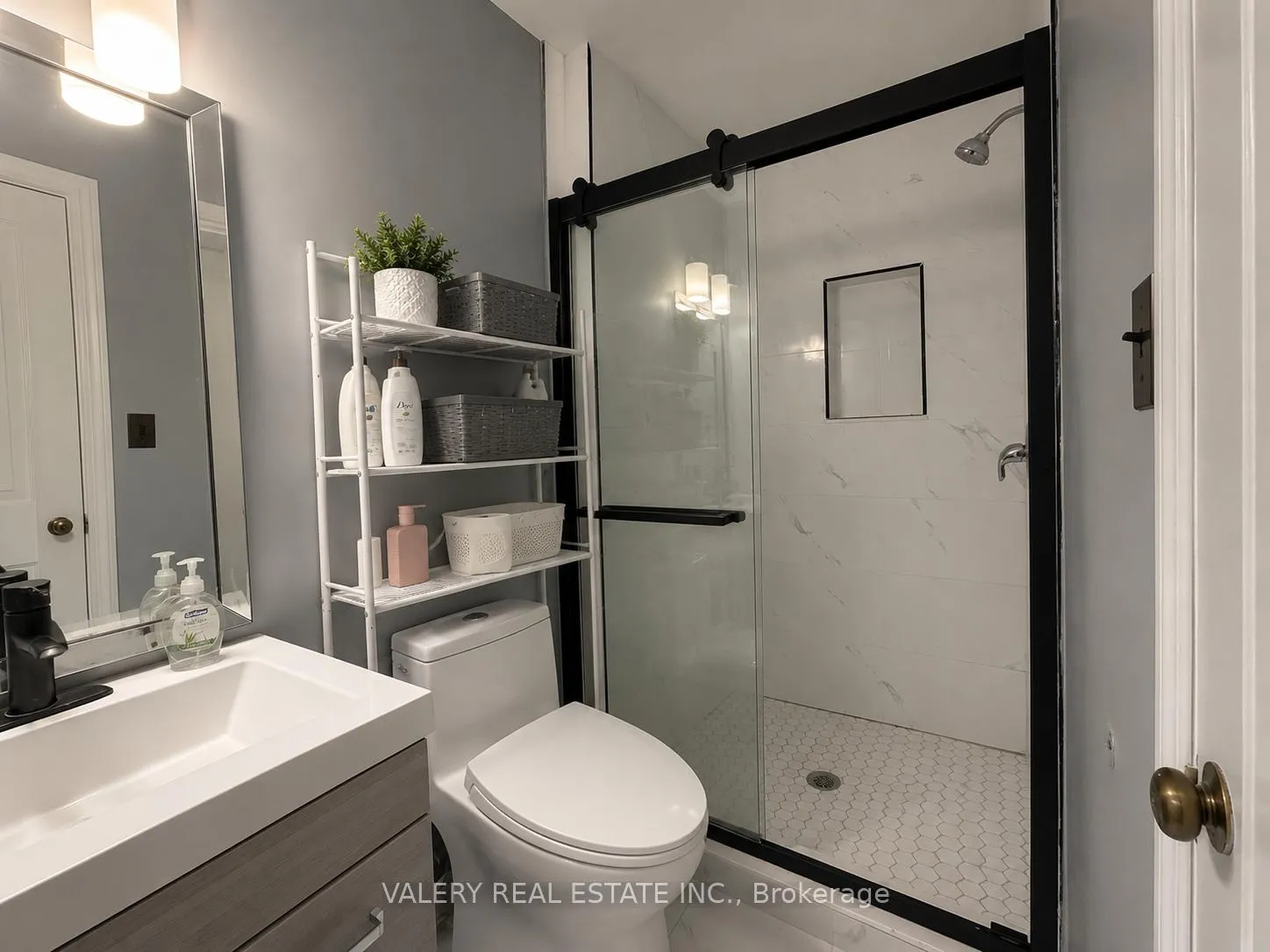 Photo 10 of Unit 10, 1138 Kipps Lane, London, East A — HOMEH