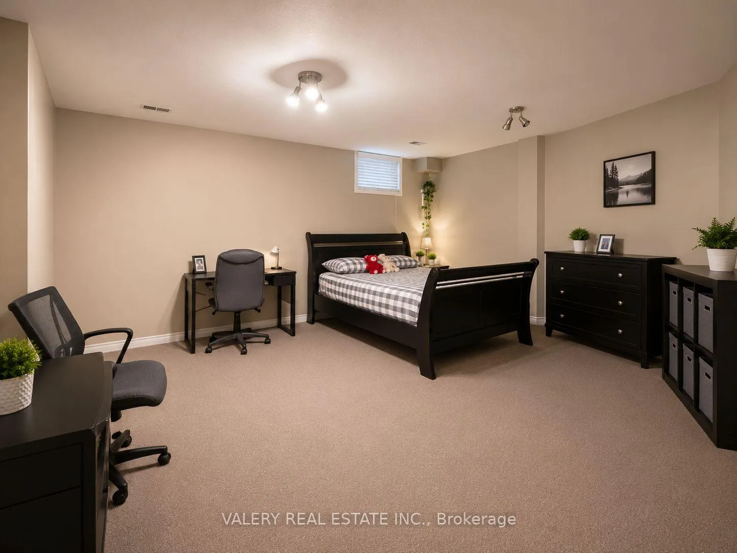 Photo 13 of Unit 10, 1138 Kipps Lane, London, East A — HOMEH