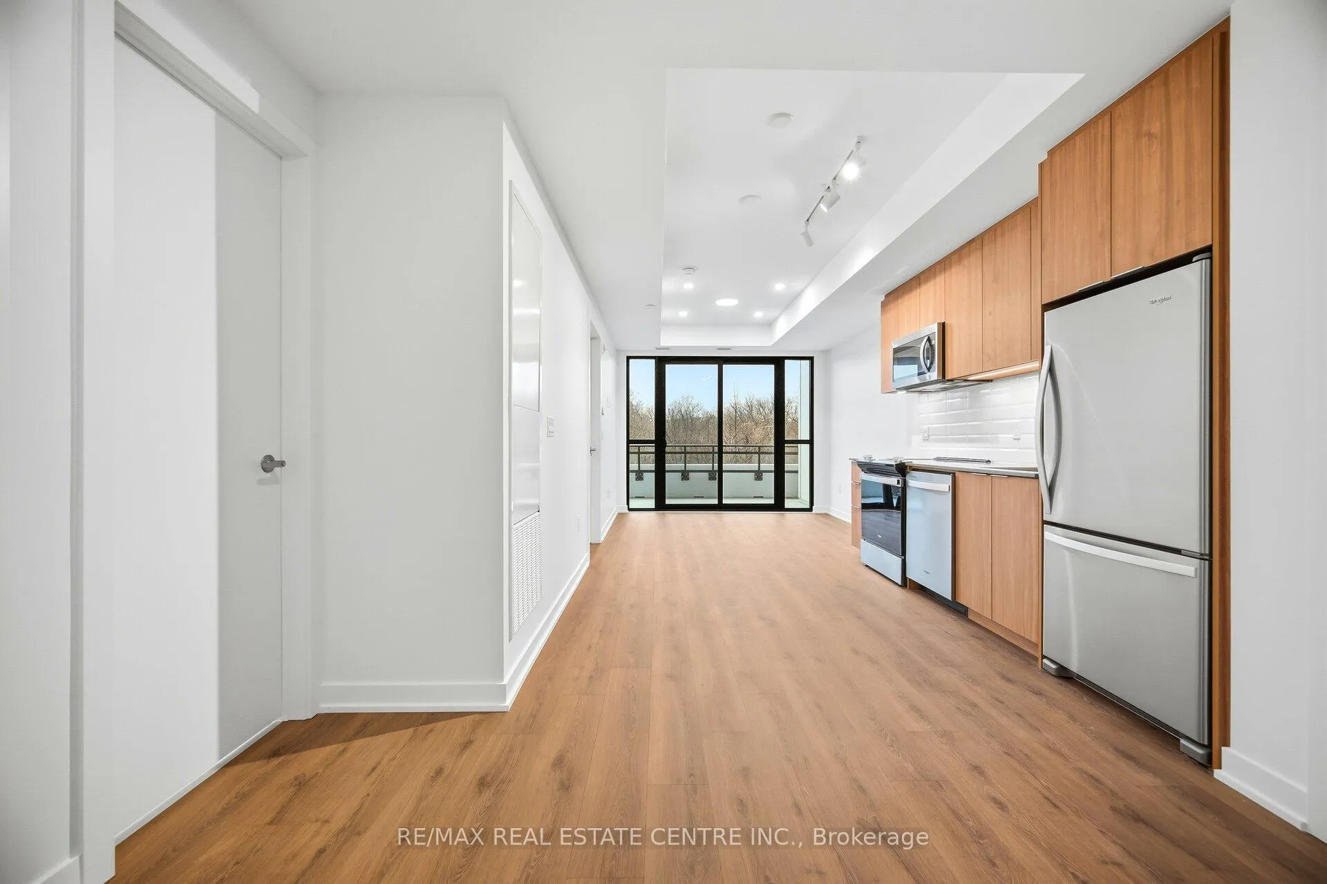 Photo 10 of Unit 401, 750 Whitlock Avenue, Milton, Cobban — HOMEH