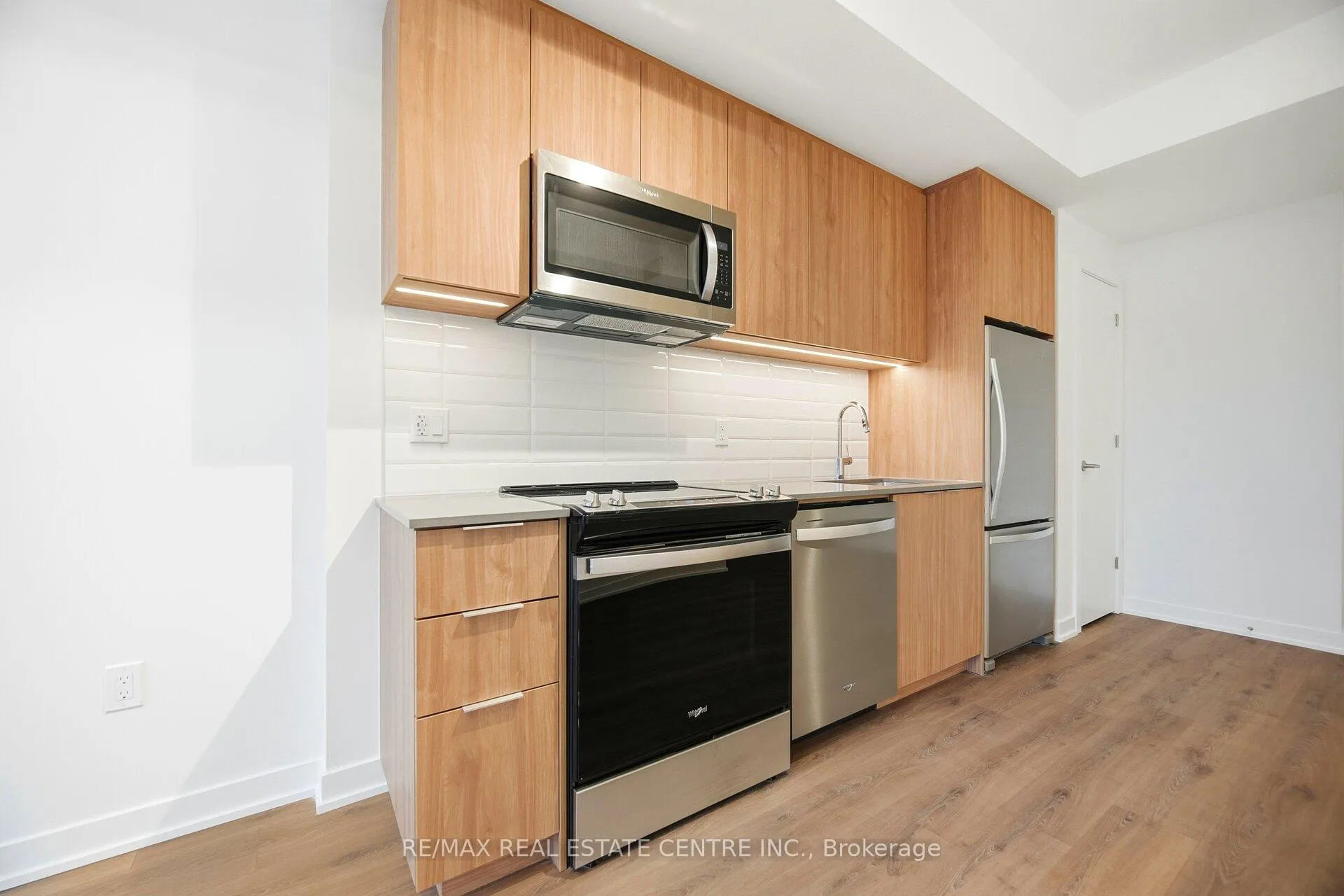Photo 13 of Unit 401, 750 Whitlock Avenue, Milton, Cobban — HOMEH