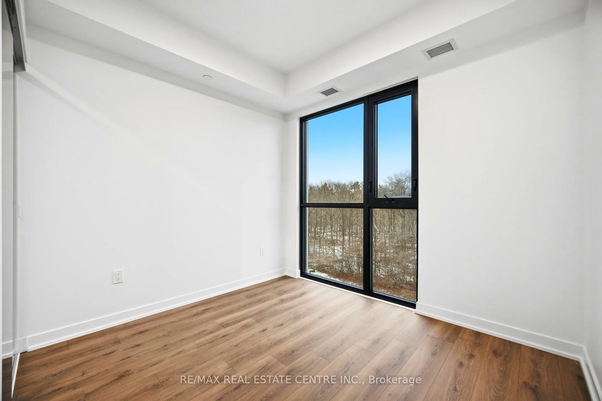 Photo 19 of Unit 401, 750 Whitlock Avenue, Milton, Cobban — HOMEH