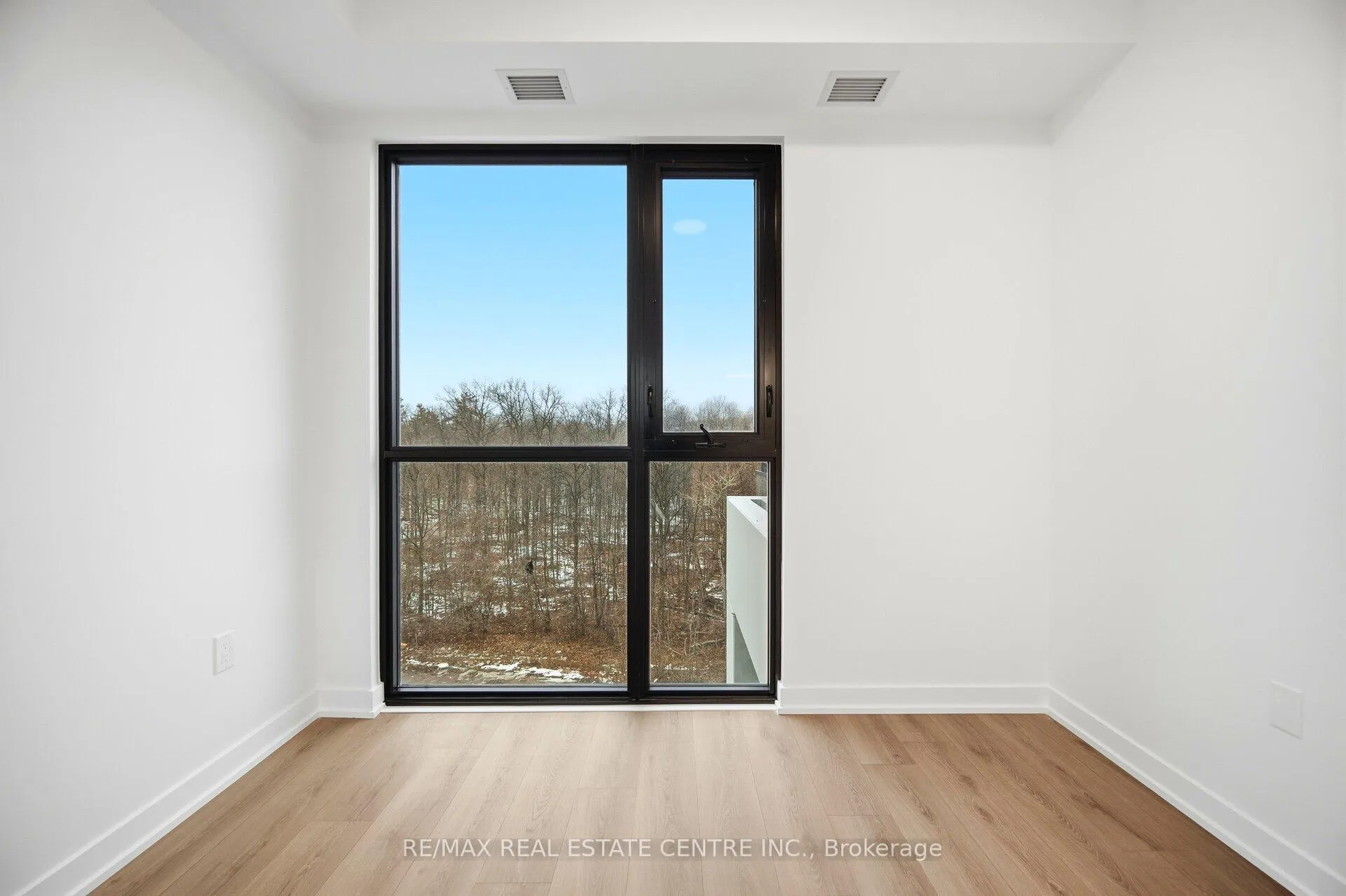 Photo 20 of Unit 401, 750 Whitlock Avenue, Milton, Cobban — HOMEH