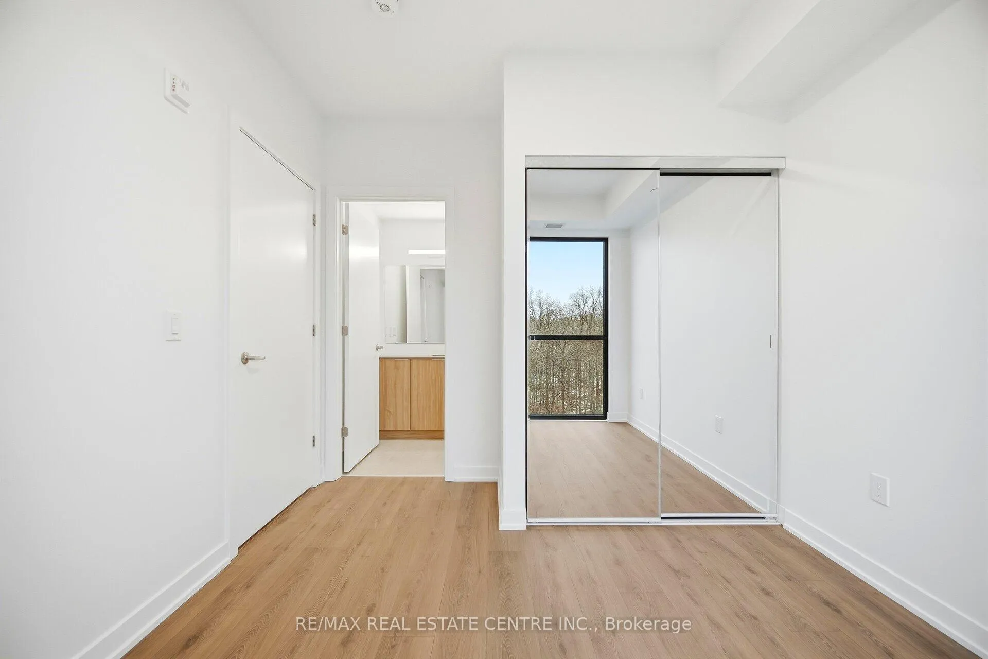 Photo 21 of Unit 401, 750 Whitlock Avenue, Milton, Cobban — HOMEH