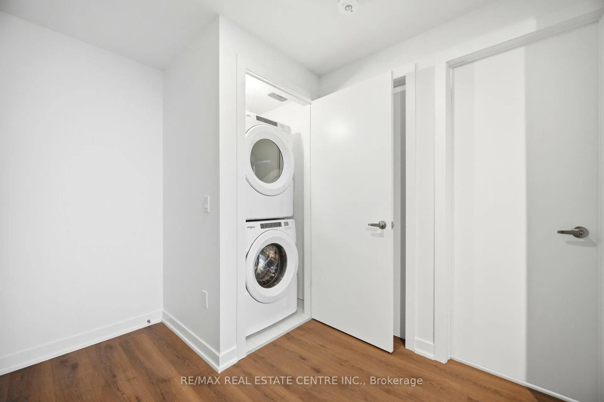 Photo 26 of Unit 401, 750 Whitlock Avenue, Milton, Cobban — HOMEH