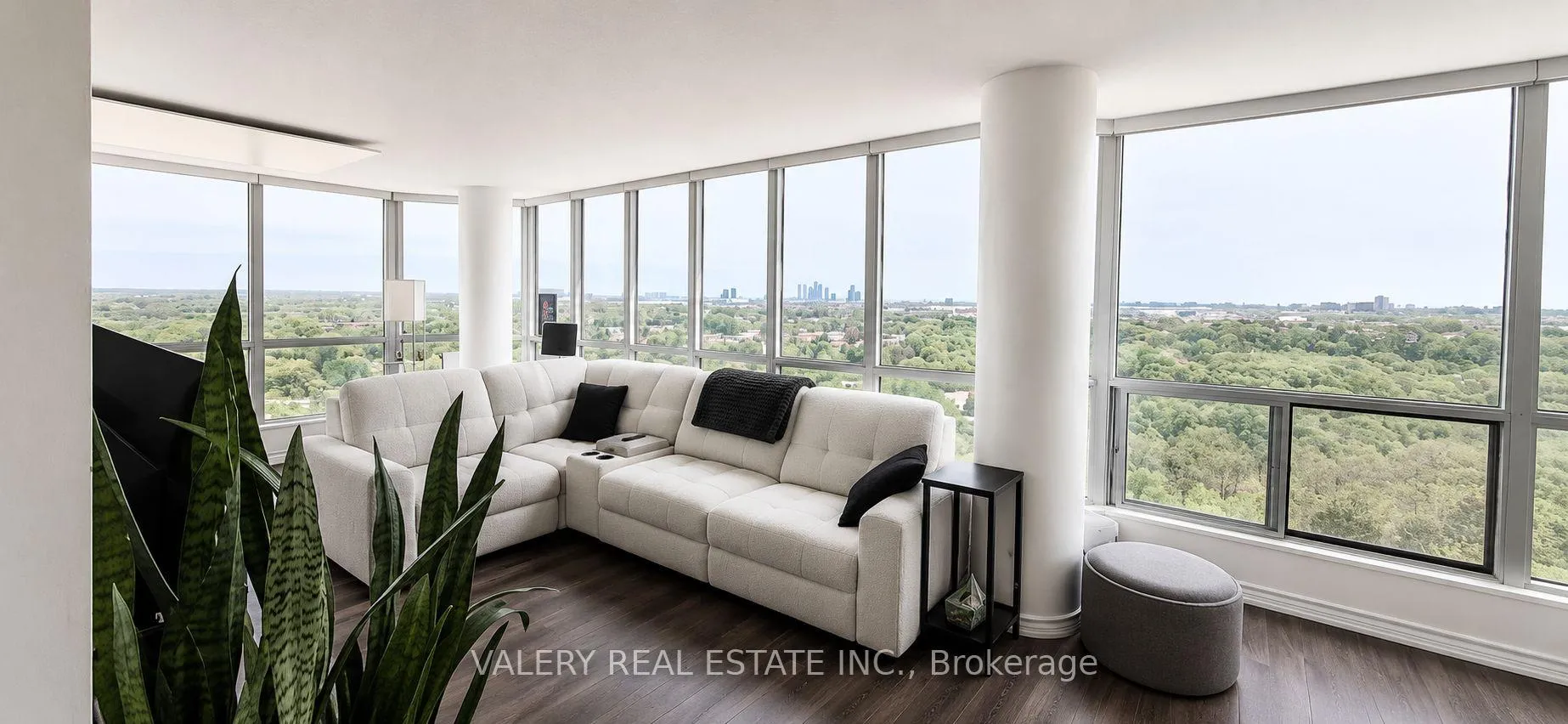 Photo 8 of Unit 1415, 5 Rowntree Rd, Etobicoke, Mount Olive-Silverstone-Jamestown — HOMEH