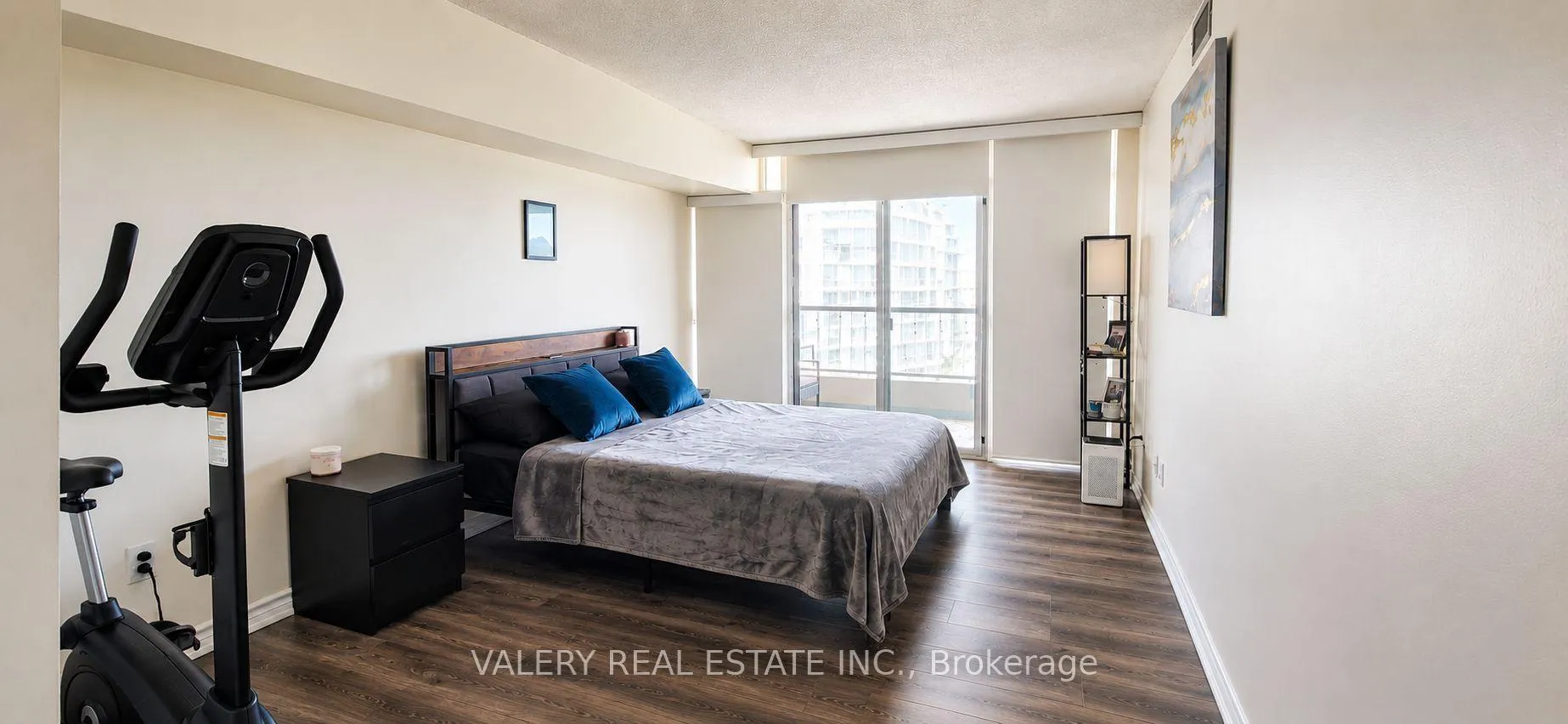 Photo 9 of Unit 1415, 5 Rowntree Rd, Etobicoke, Mount Olive-Silverstone-Jamestown — HOMEH