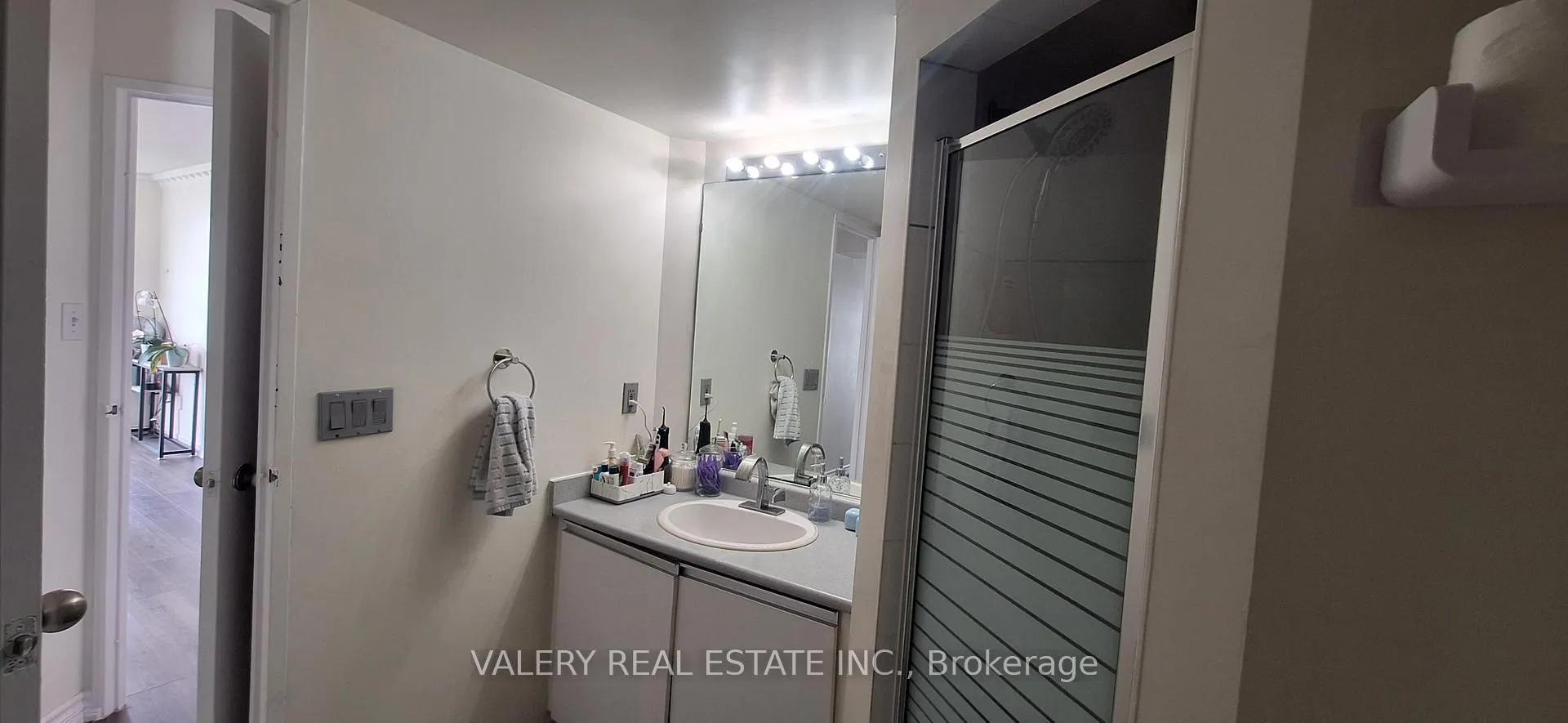 Photo 14 of Unit 1415, 5 Rowntree Rd, Etobicoke, Mount Olive-Silverstone-Jamestown — HOMEH