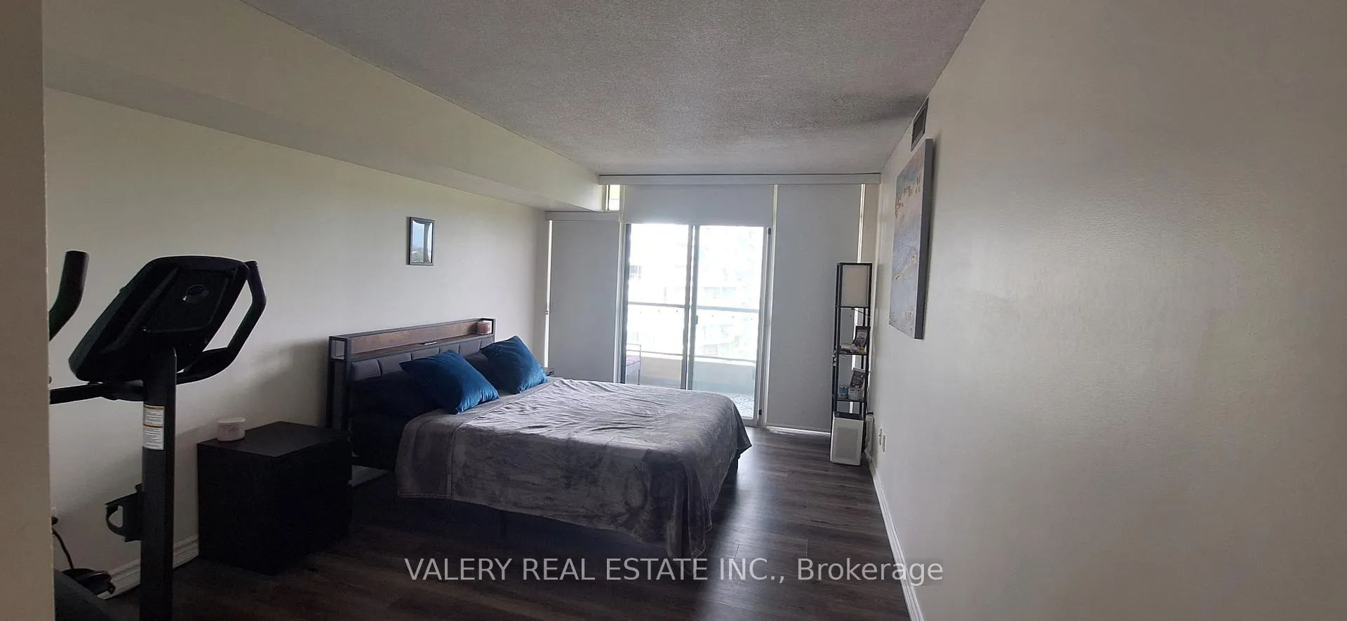 Photo 15 of Unit 1415, 5 Rowntree Rd, Etobicoke, Mount Olive-Silverstone-Jamestown — HOMEH