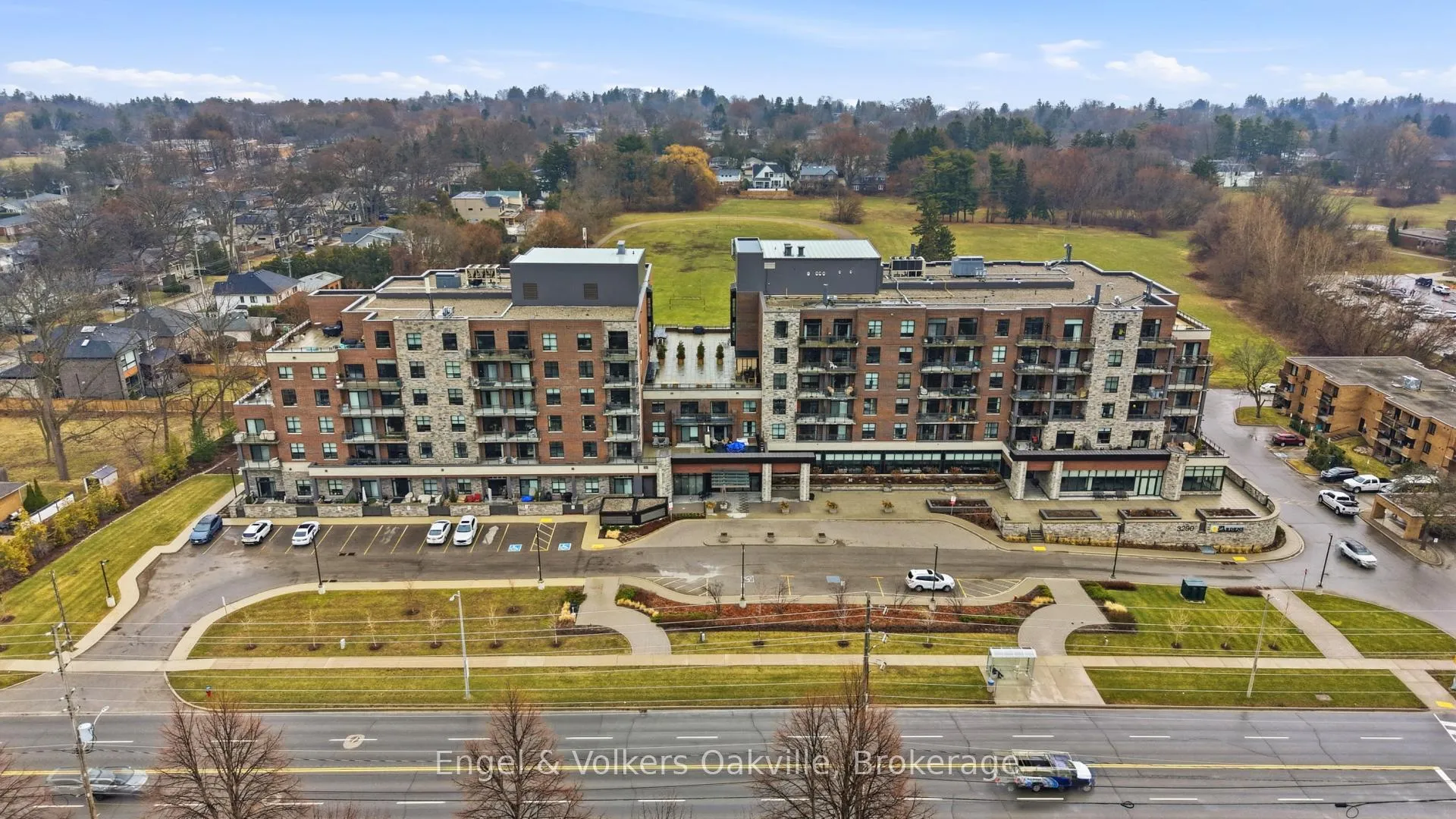 Photo 1 of Unit 101, 3290 New Street, Burlington, Roseland — HOMEH