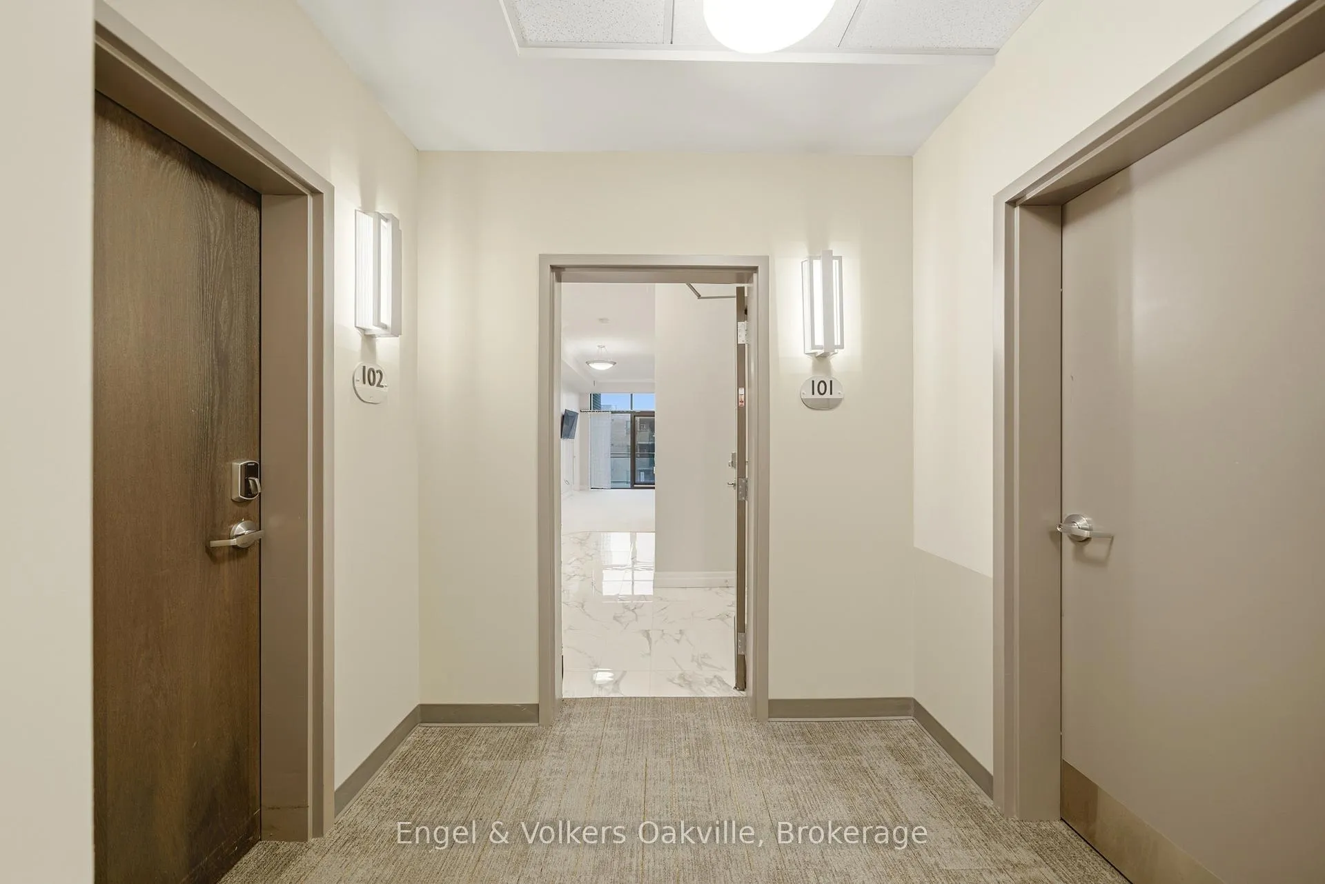 Photo 5 of Unit 101, 3290 New Street, Burlington, Roseland — HOMEH