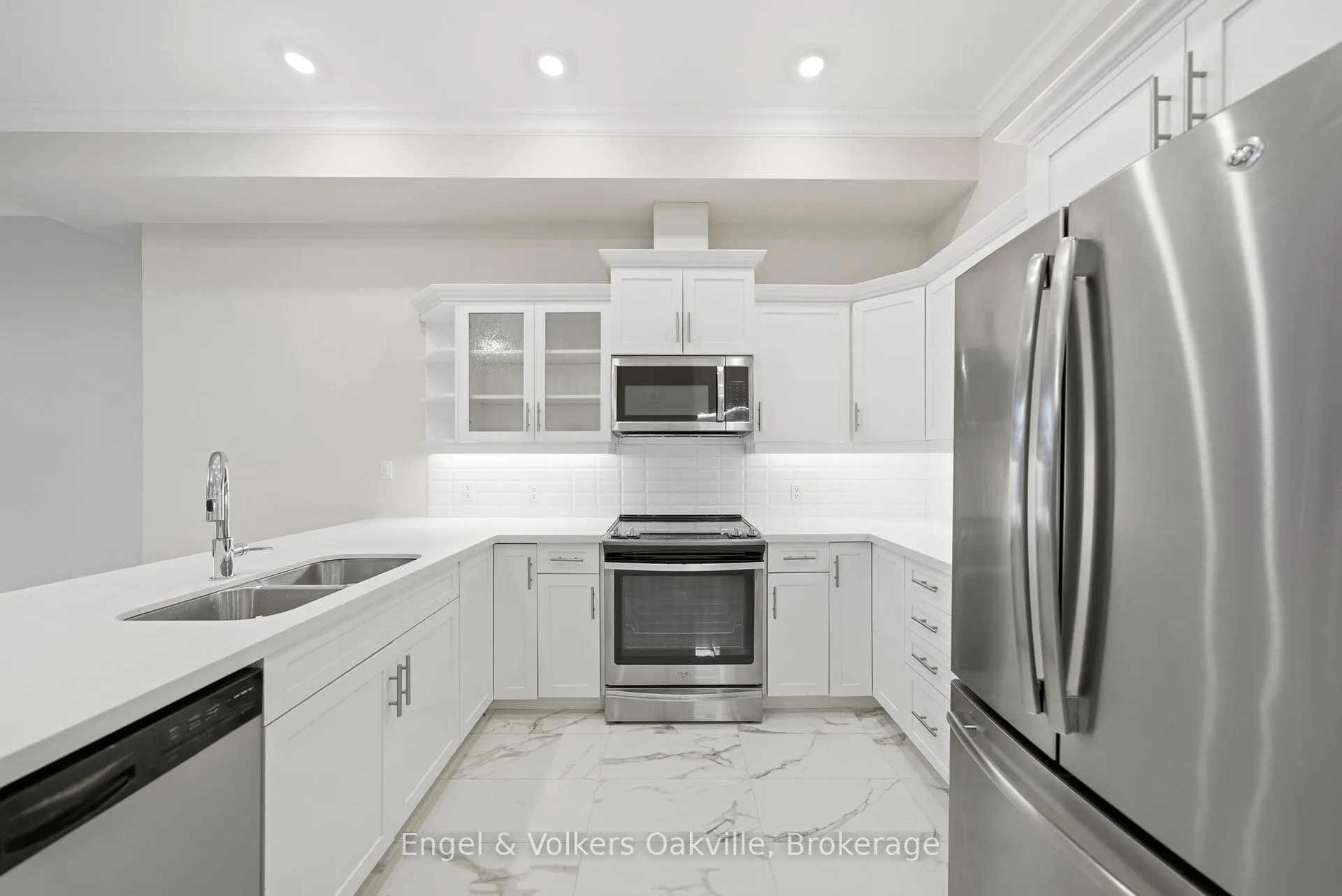Photo 7 of Unit 101, 3290 New Street, Burlington, Roseland — HOMEH