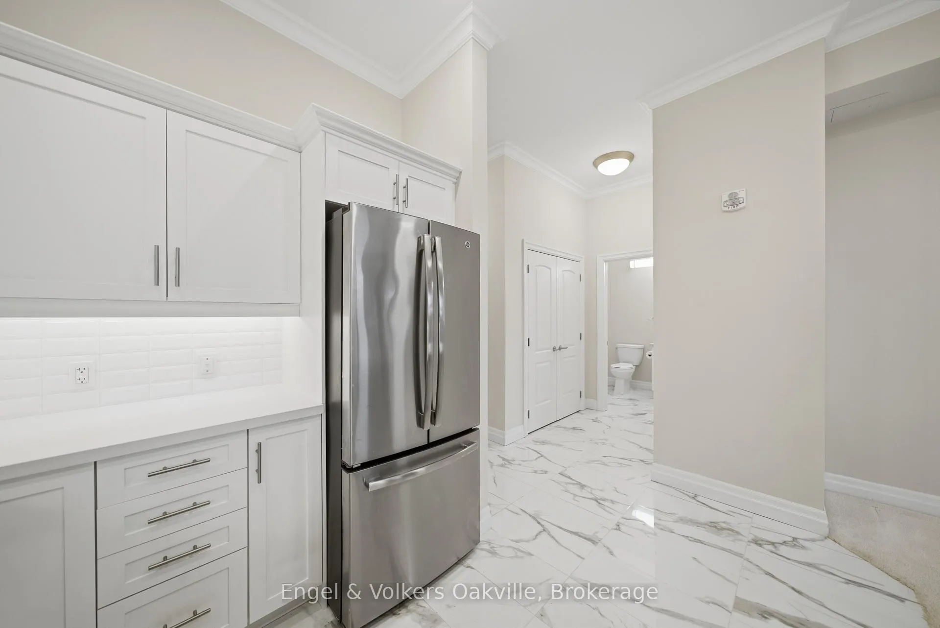 Photo 10 of Unit 101, 3290 New Street, Burlington, Roseland — HOMEH