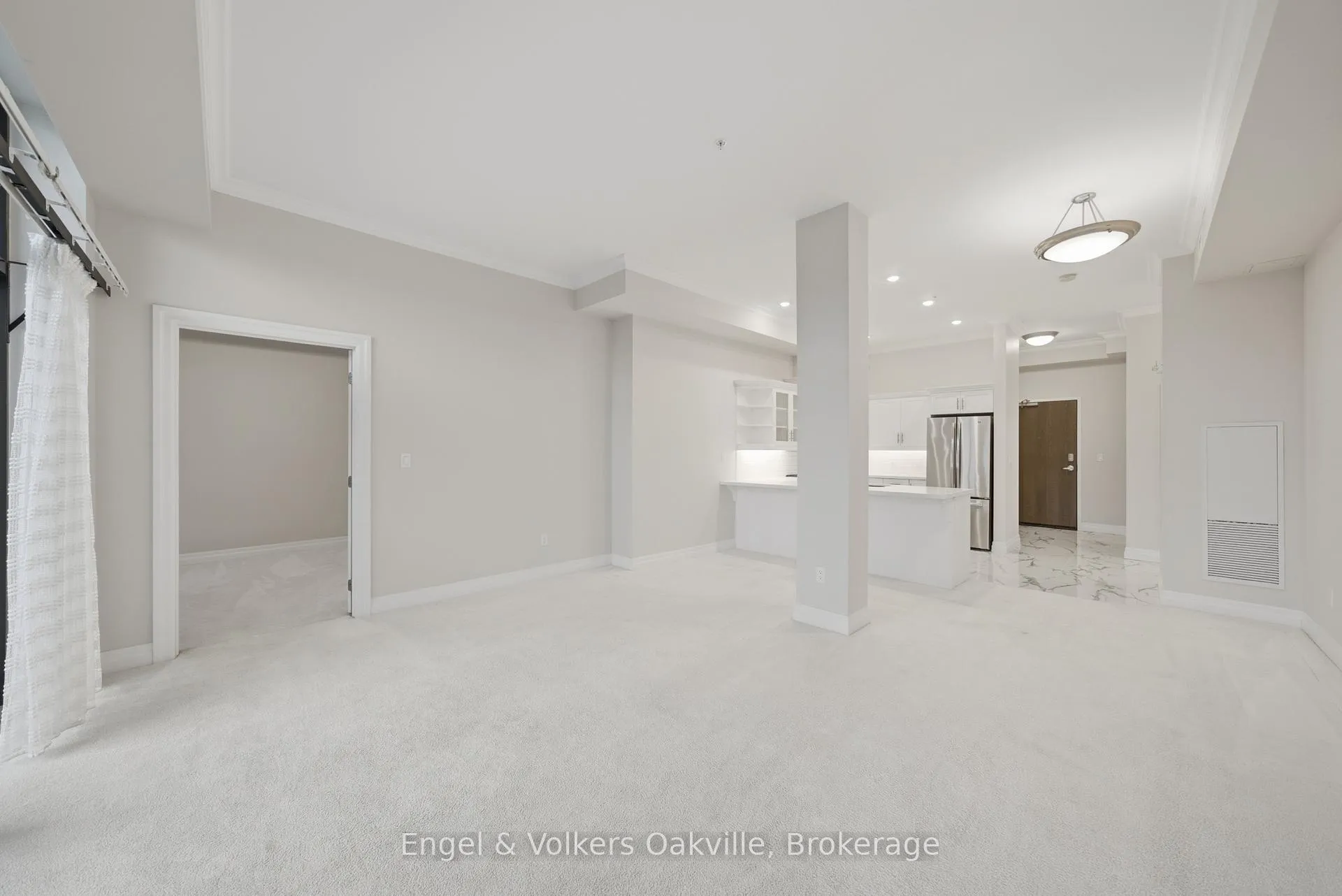Photo 12 of Unit 101, 3290 New Street, Burlington, Roseland — HOMEH