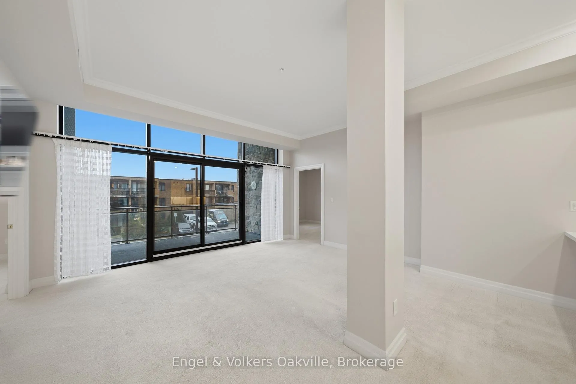 Photo 15 of Unit 101, 3290 New Street, Burlington, Roseland — HOMEH