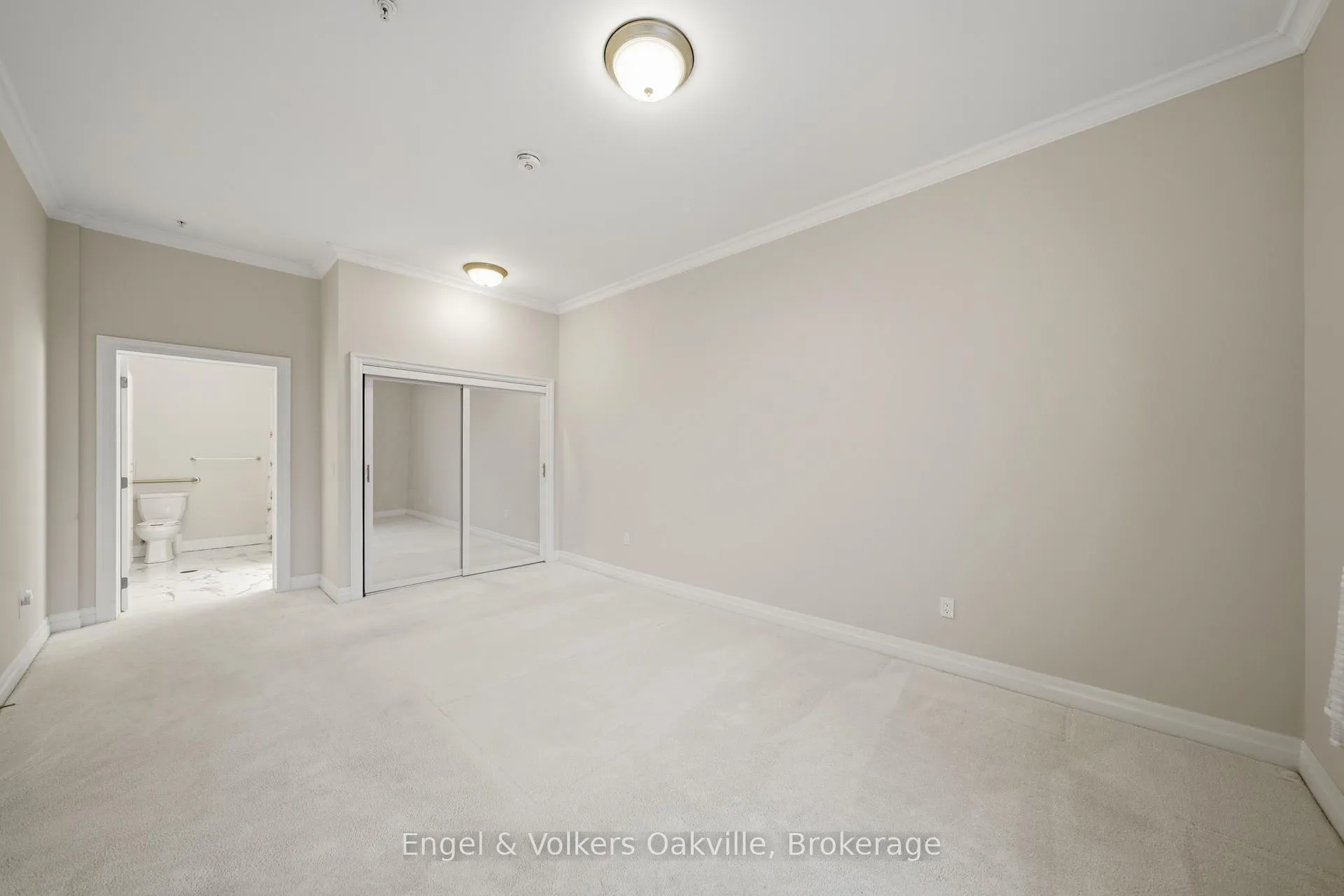 Photo 16 of Unit 101, 3290 New Street, Burlington, Roseland — HOMEH