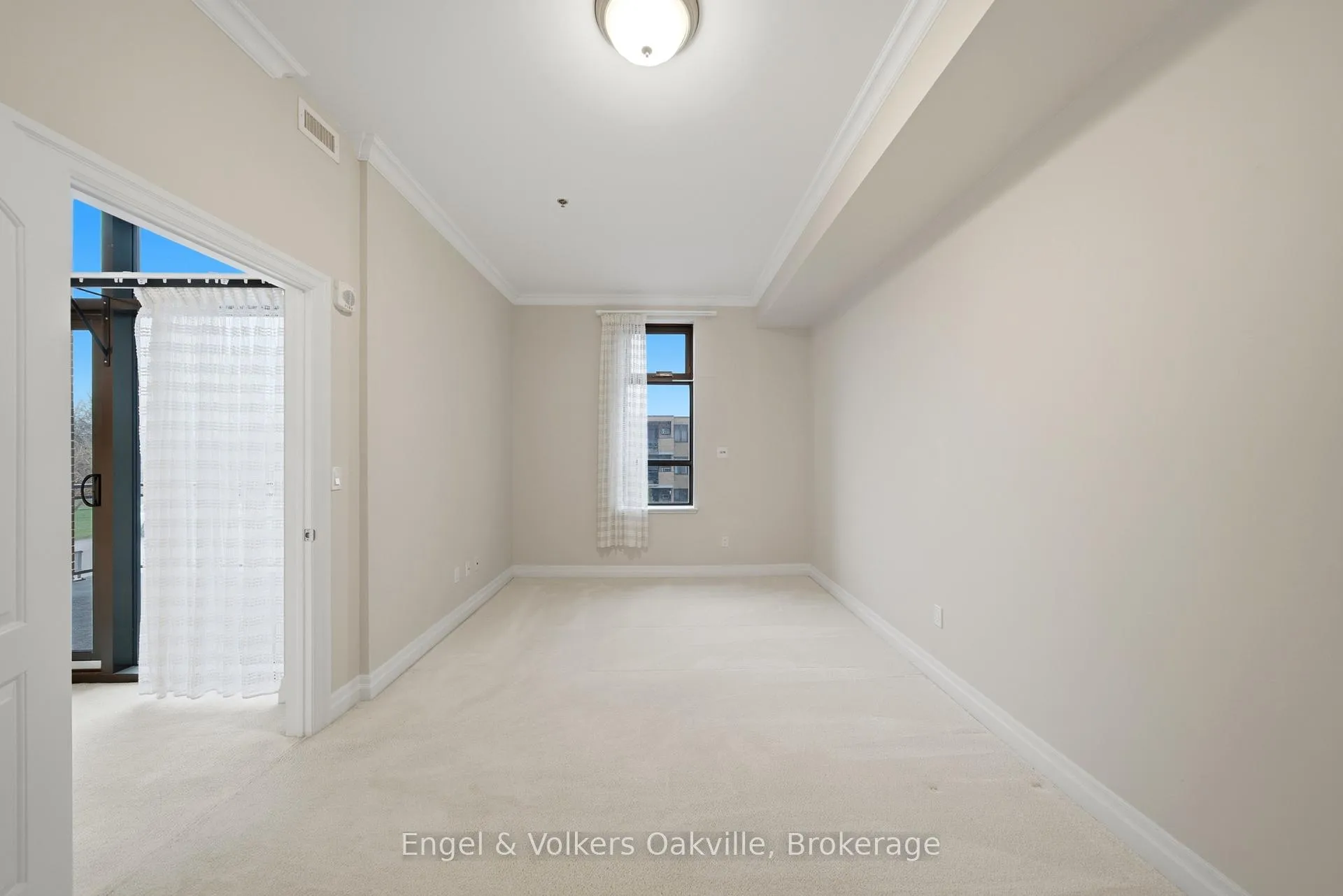 Photo 20 of Unit 101, 3290 New Street, Burlington, Roseland — HOMEH