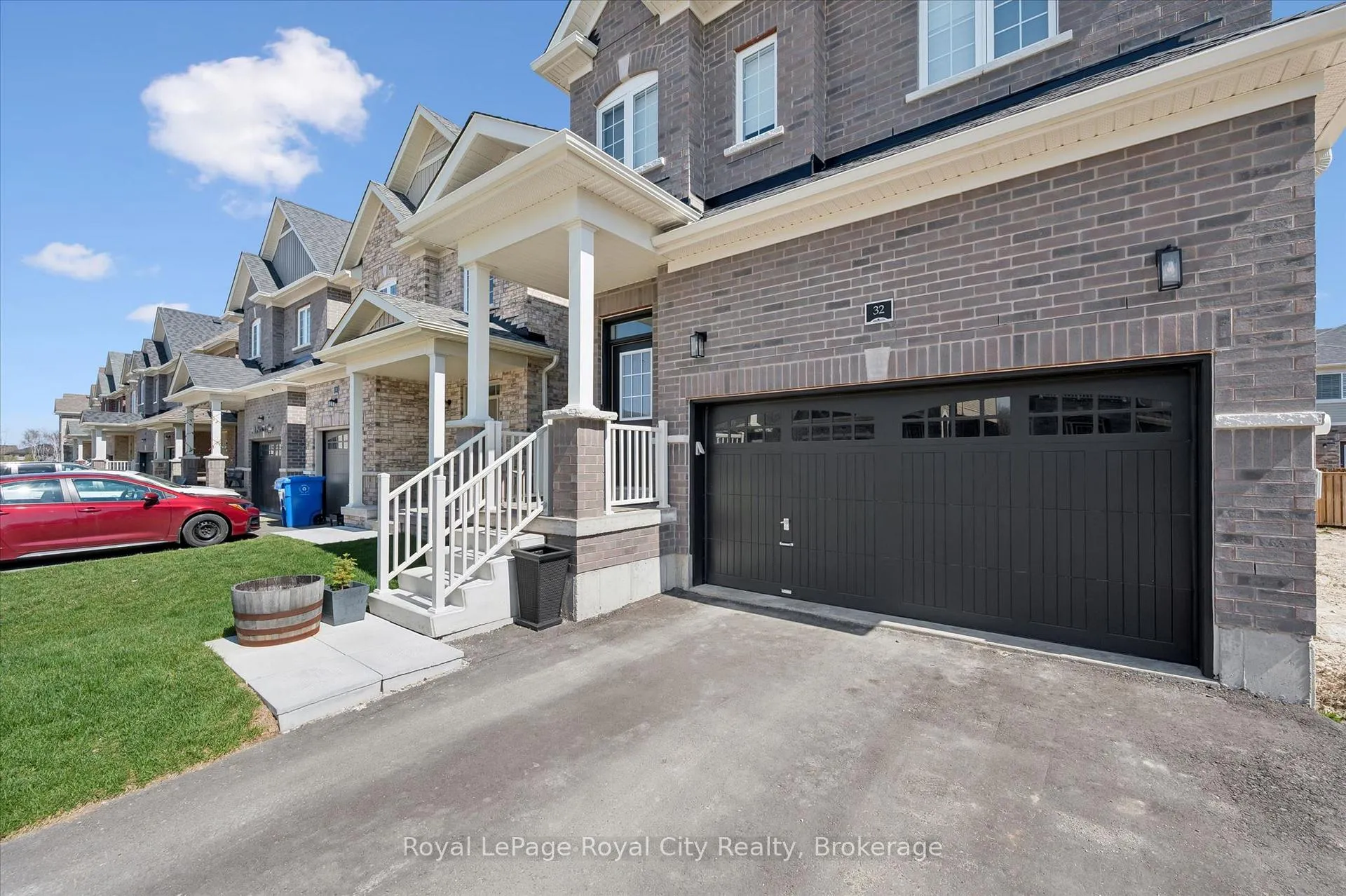 Photo 2 of 32 Hutchison Road, Guelph, Kortright East — HOMEH