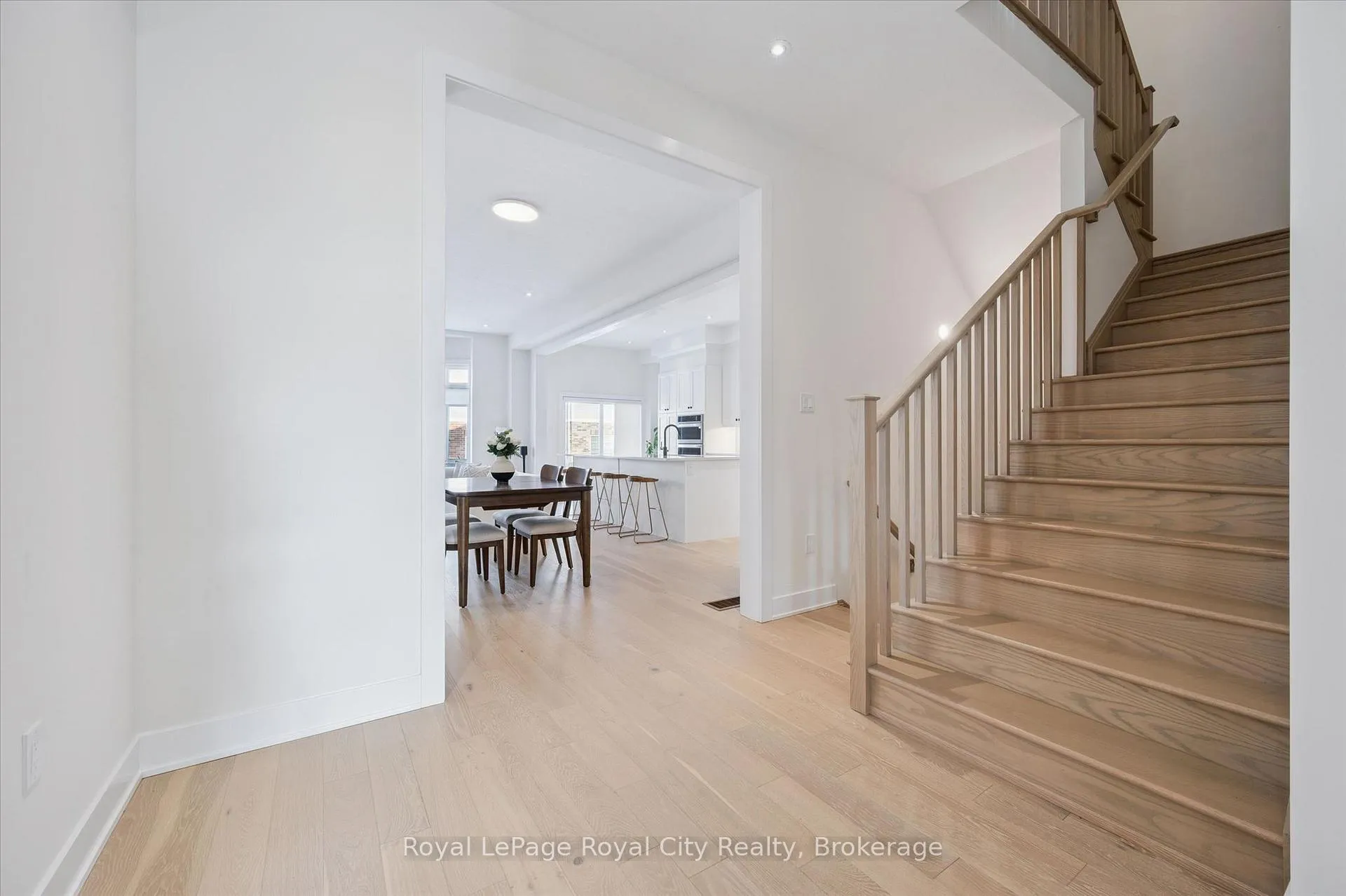 Photo 6 of 32 Hutchison Road, Guelph, Kortright East — HOMEH