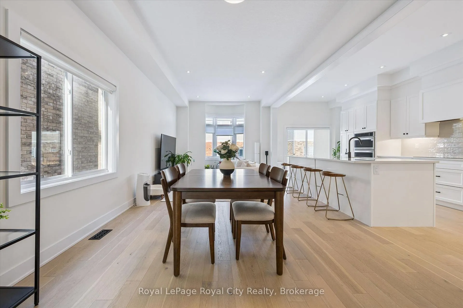 Photo 7 of 32 Hutchison Road, Guelph, Kortright East — HOMEH