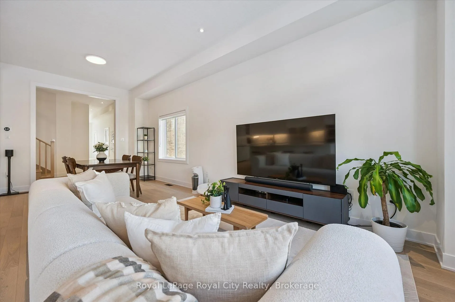 Photo 10 of 32 Hutchison Road, Guelph, Kortright East — HOMEH