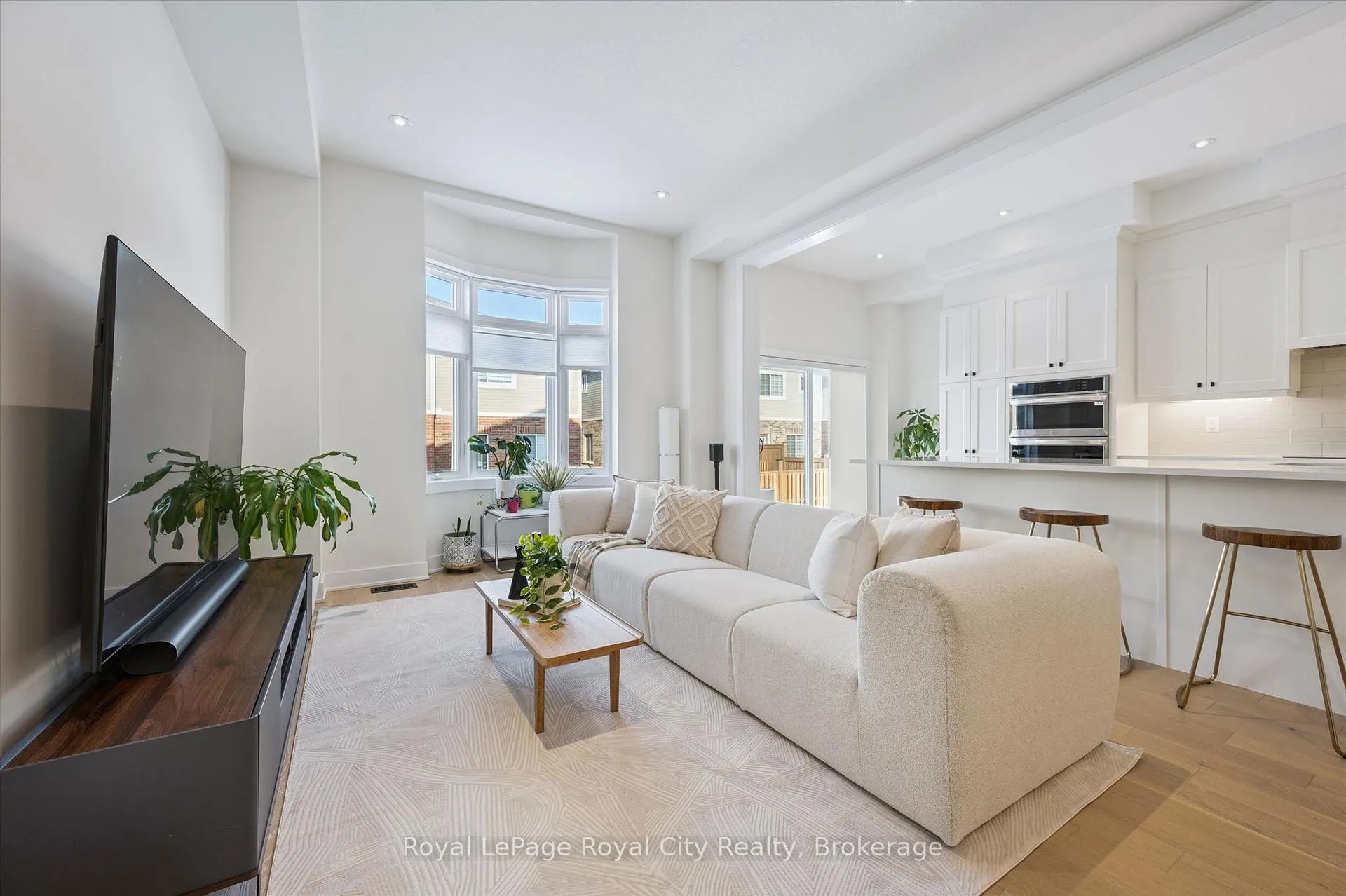 Photo 12 of 32 Hutchison Road, Guelph, Kortright East — HOMEH