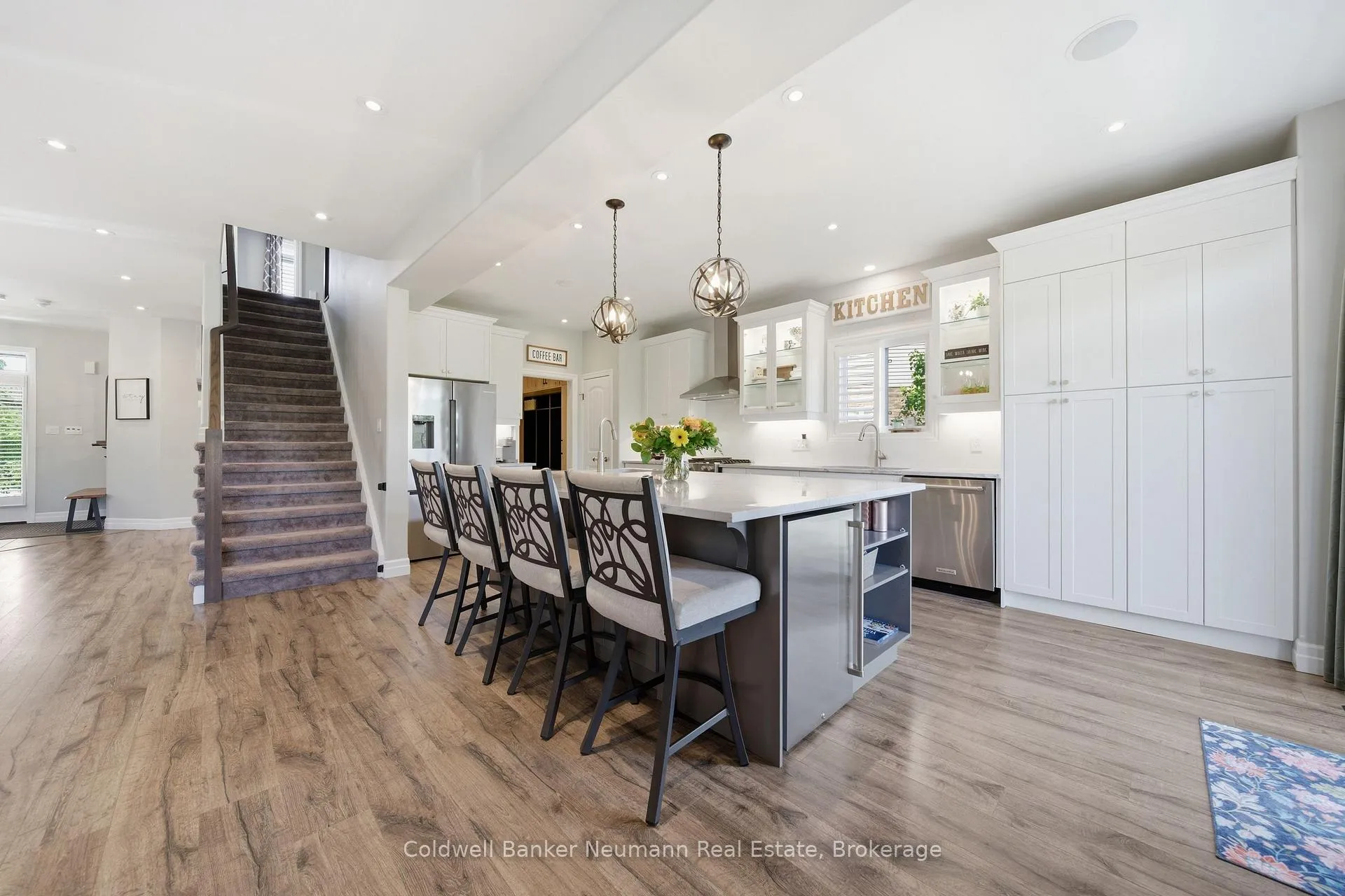 Photo 10 of 48 Newcastle Court, Kitchener — HOMEH