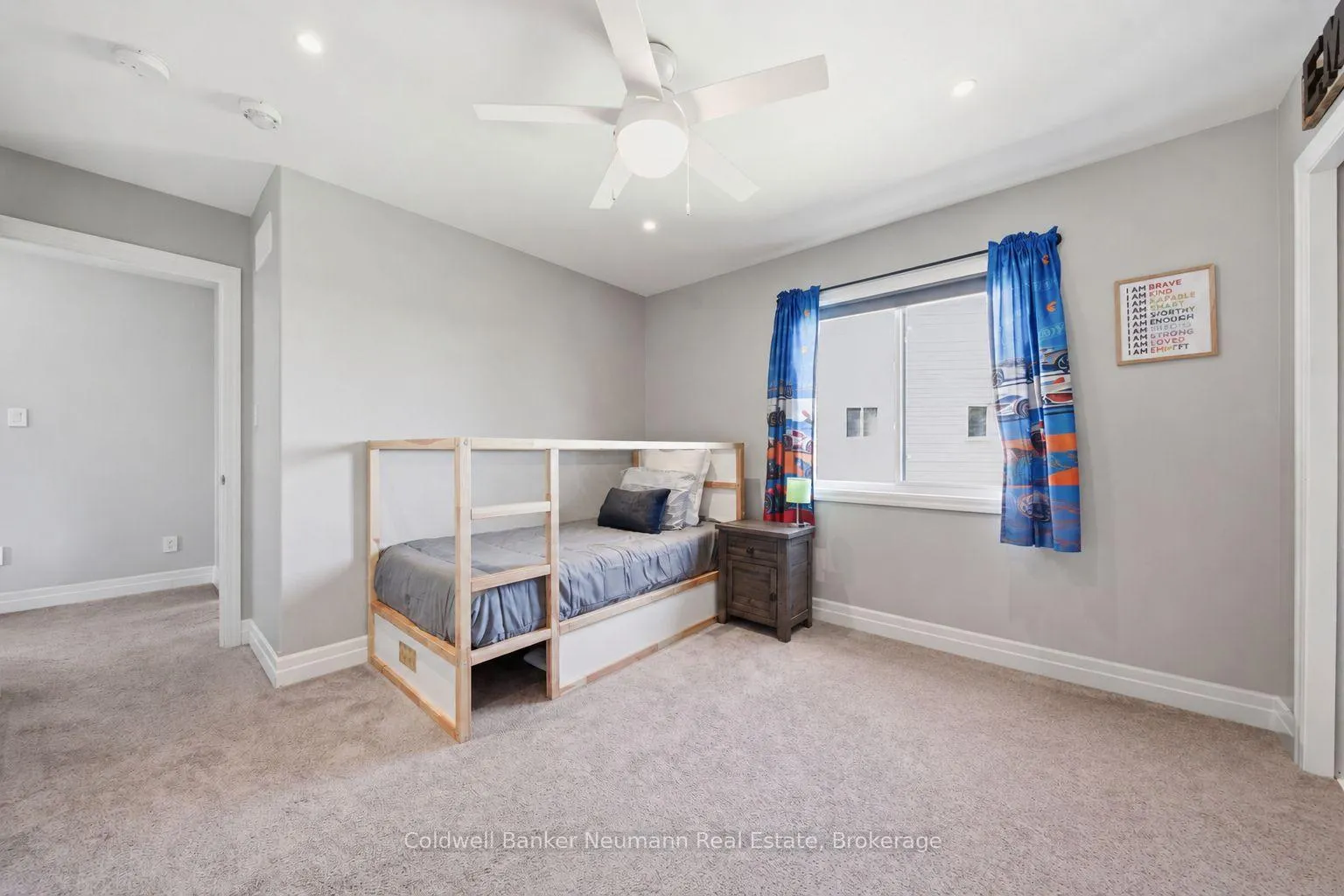 Photo 20 of 48 Newcastle Court, Kitchener — HOMEH