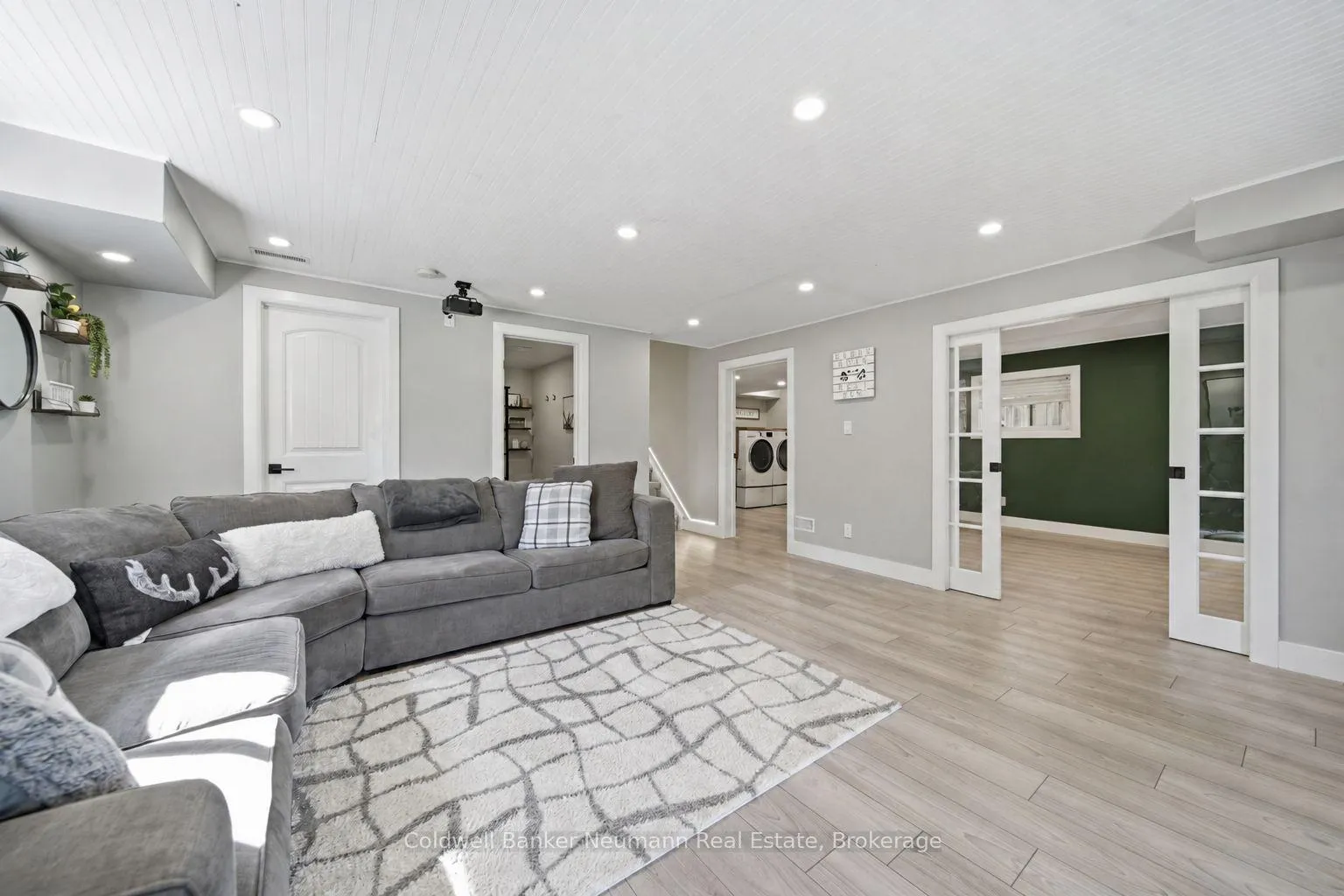 Photo 30 of 48 Newcastle Court, Kitchener — HOMEH