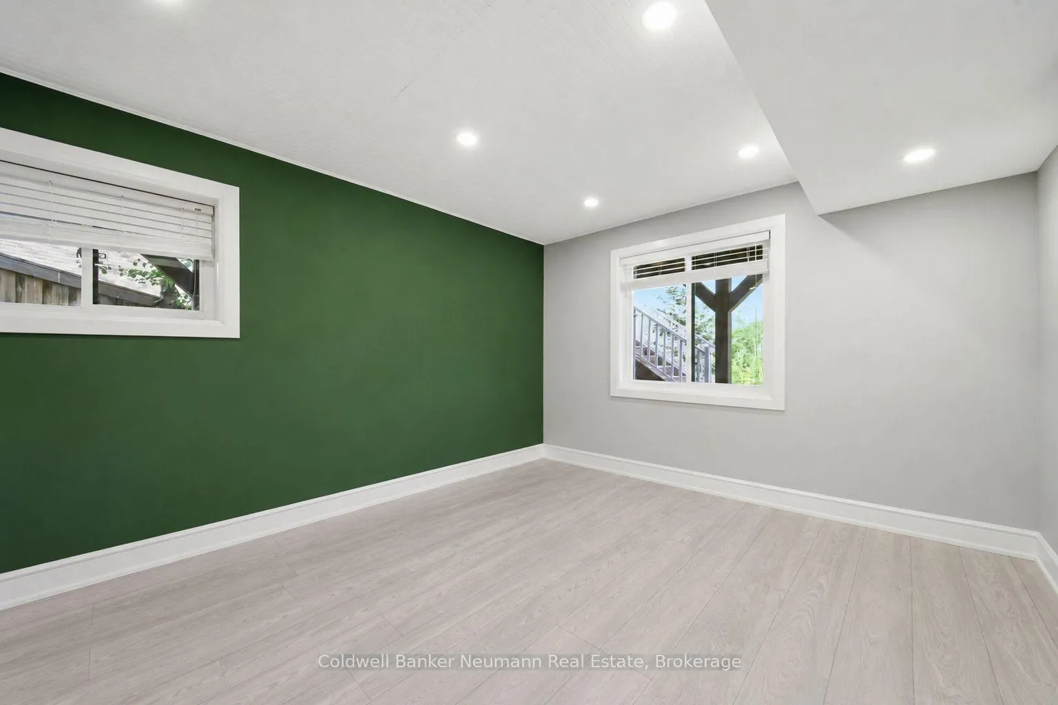 Photo 33 of 48 Newcastle Court, Kitchener — HOMEH