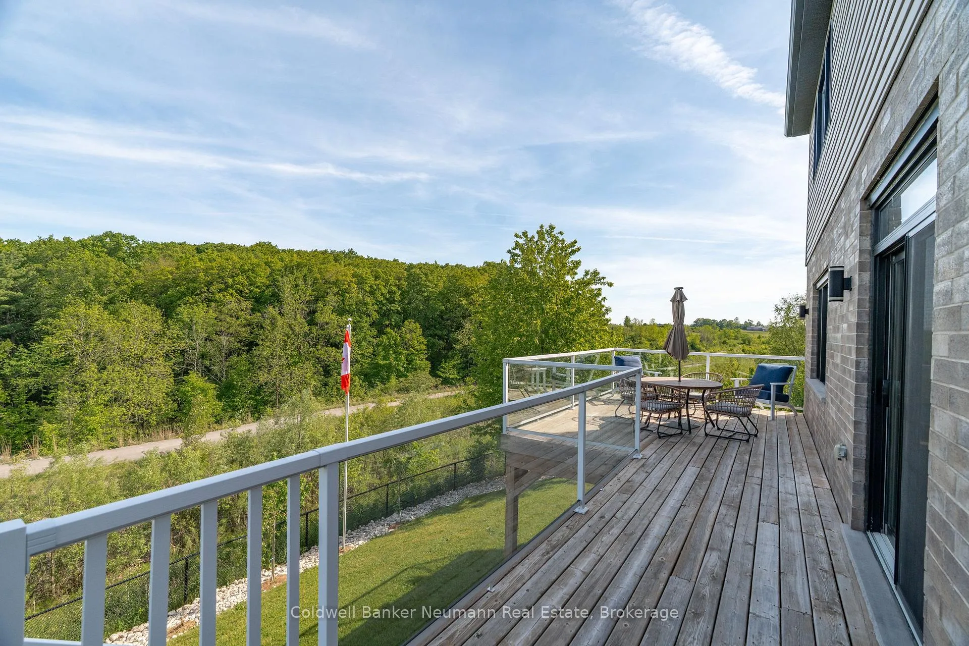 Photo 37 of 48 Newcastle Court, Kitchener — HOMEH