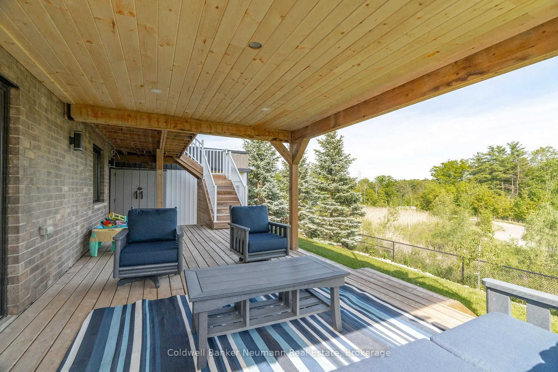 Photo 38 of 48 Newcastle Court, Kitchener — HOMEH