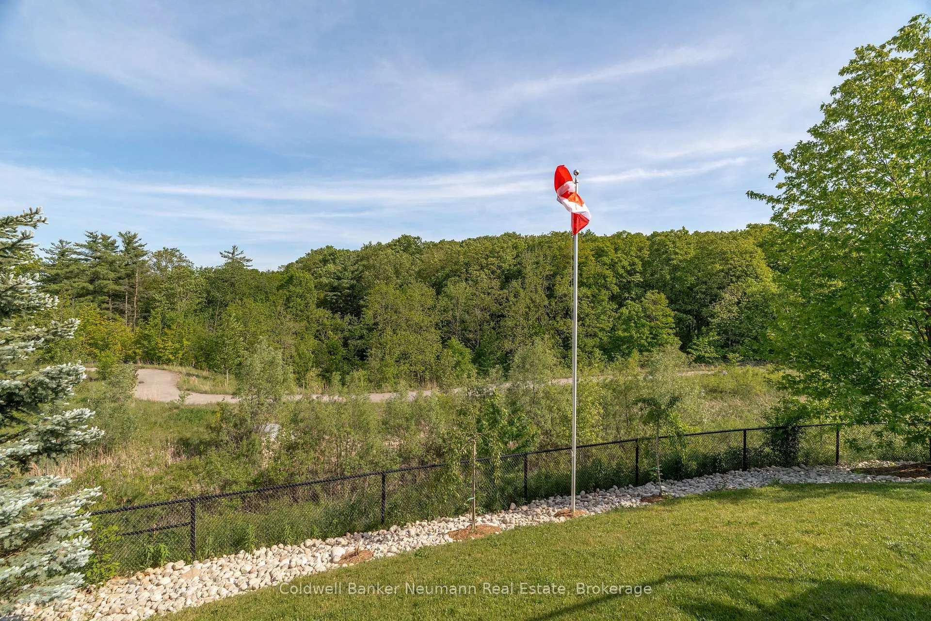 Photo 41 of 48 Newcastle Court, Kitchener — HOMEH