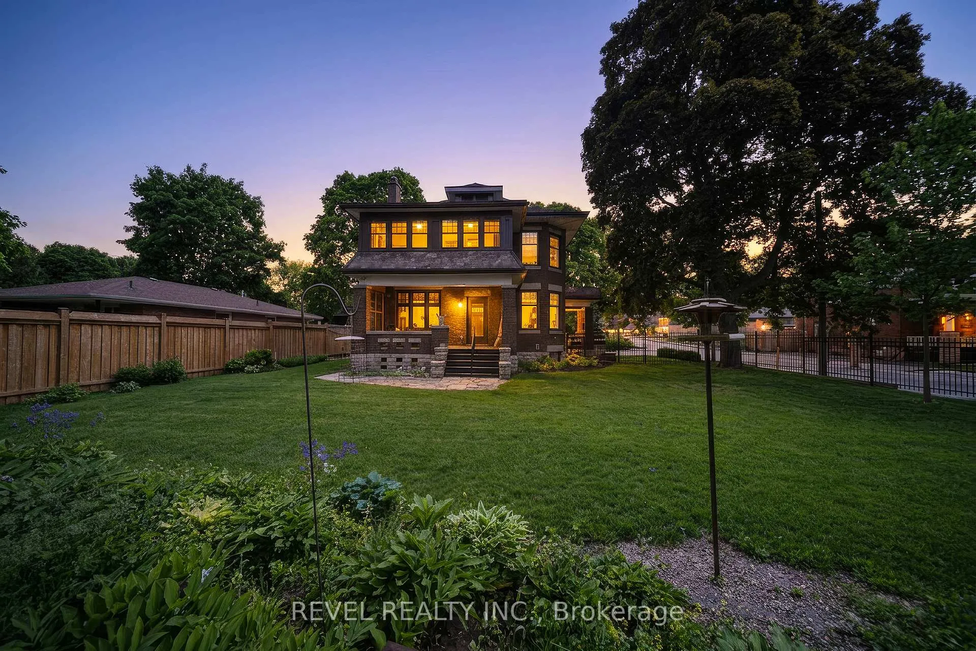 Photo 2 of 8 Abigail Avenue, Brantford — HOMEH
