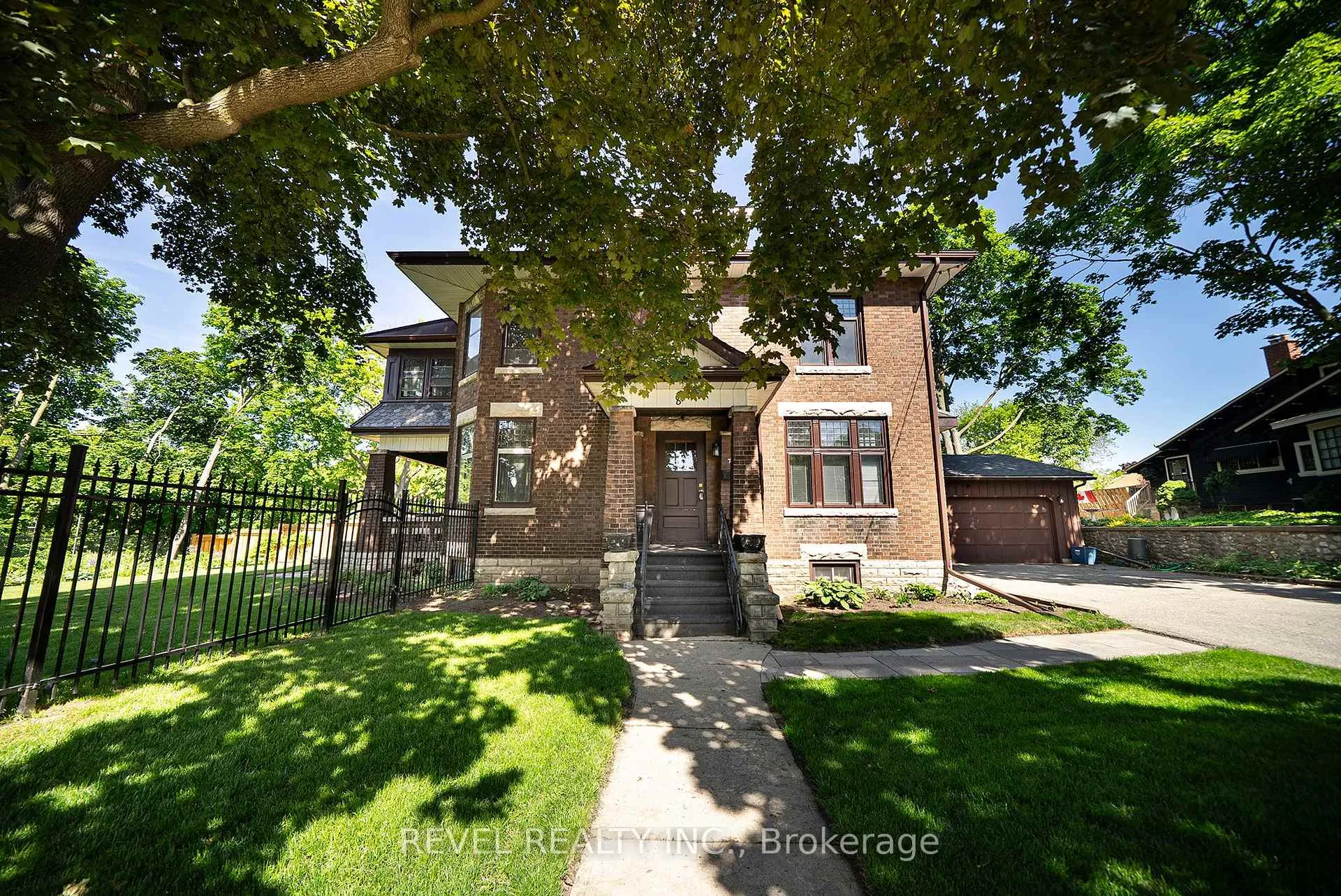 Photo 3 of 8 Abigail Avenue, Brantford — HOMEH