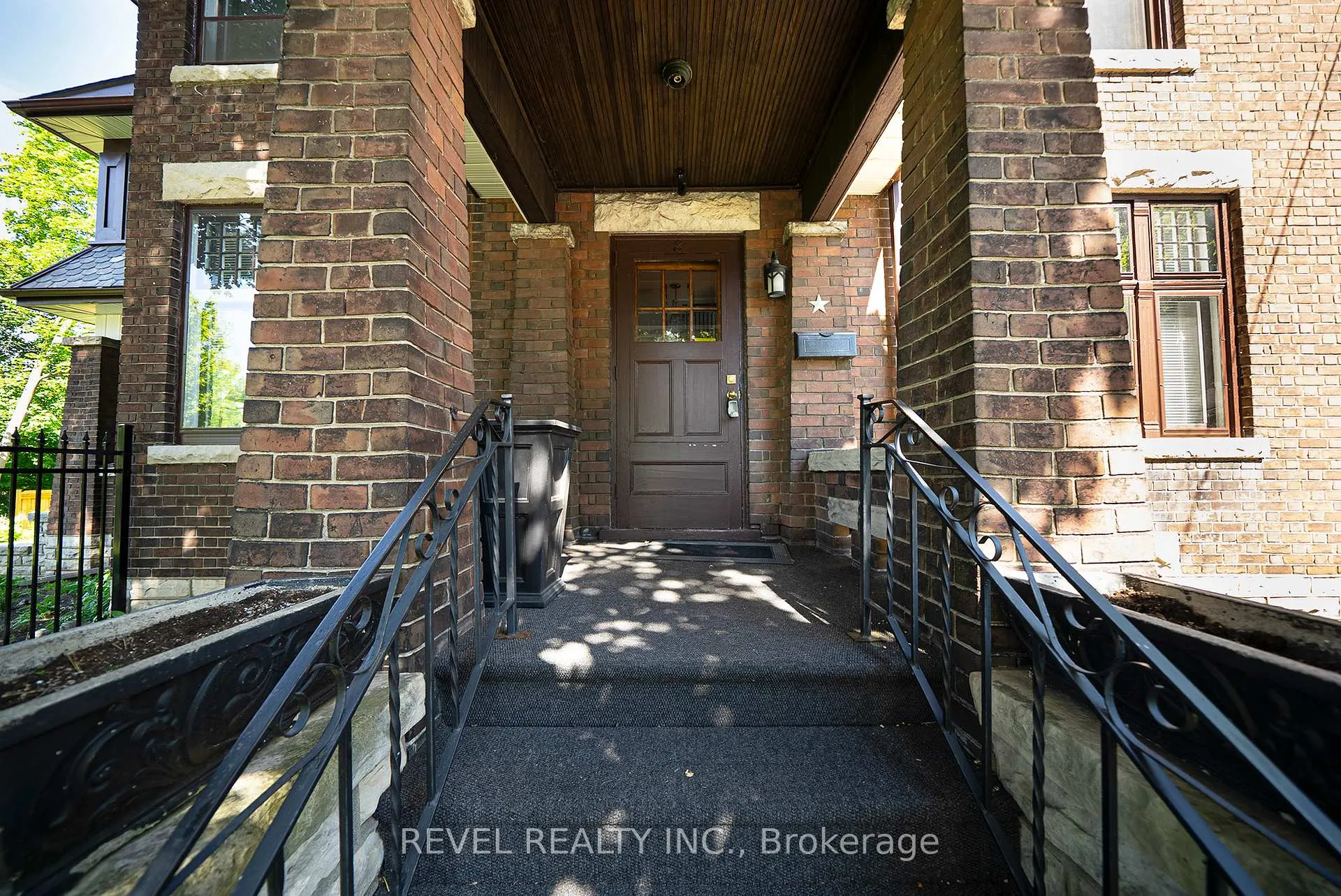 Photo 6 of 8 Abigail Avenue, Brantford — HOMEH
