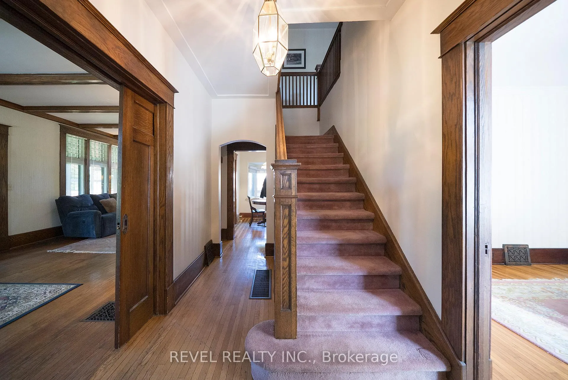 Photo 7 of 8 Abigail Avenue, Brantford — HOMEH