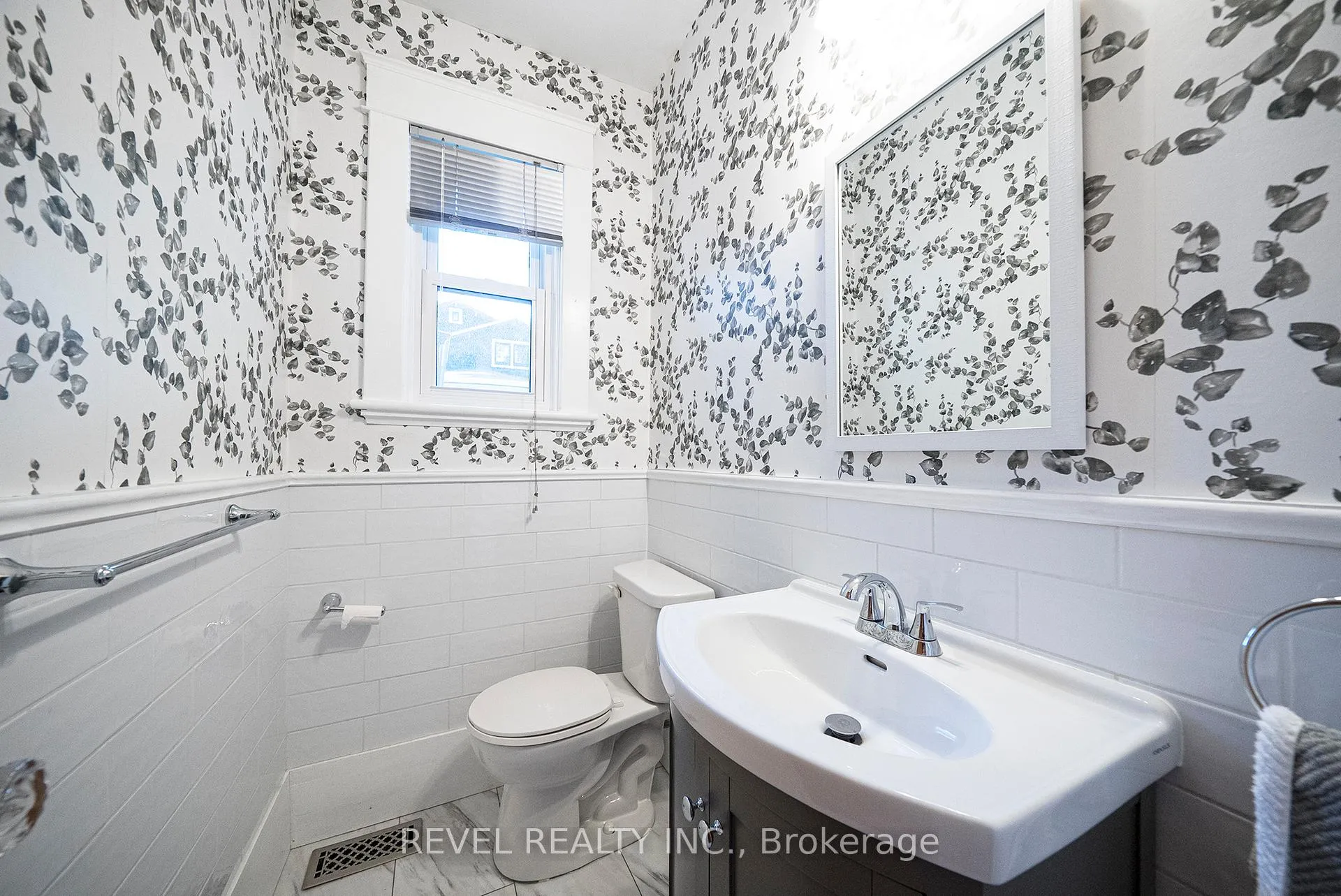 Photo 13 of 8 Abigail Avenue, Brantford — HOMEH