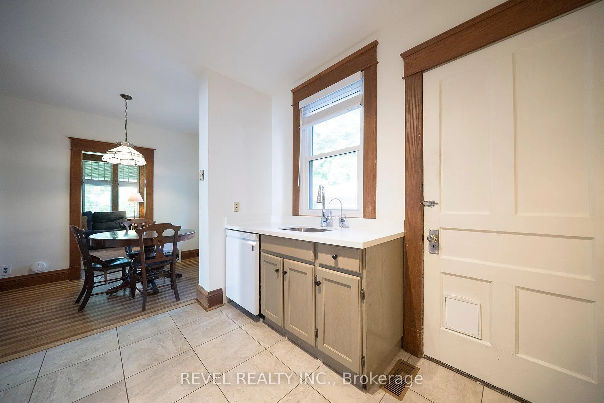 Photo 17 of 8 Abigail Avenue, Brantford — HOMEH