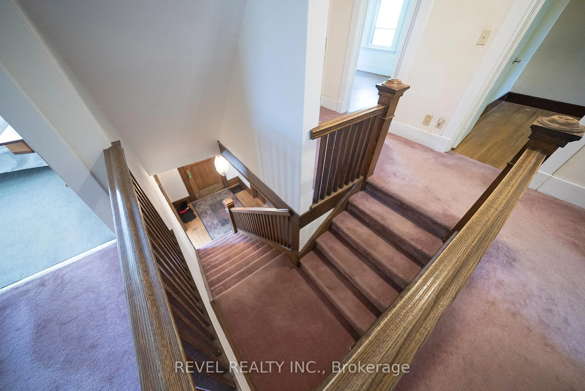 Photo 20 of 8 Abigail Avenue, Brantford — HOMEH