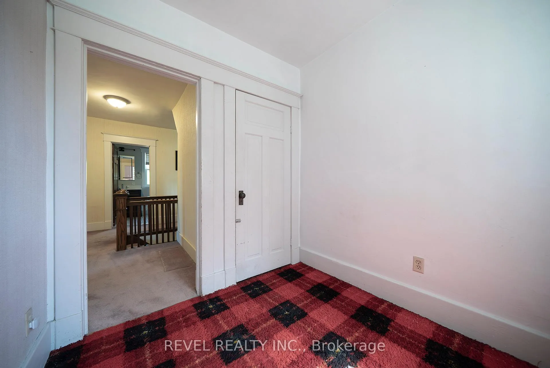 Photo 30 of 8 Abigail Avenue, Brantford — HOMEH