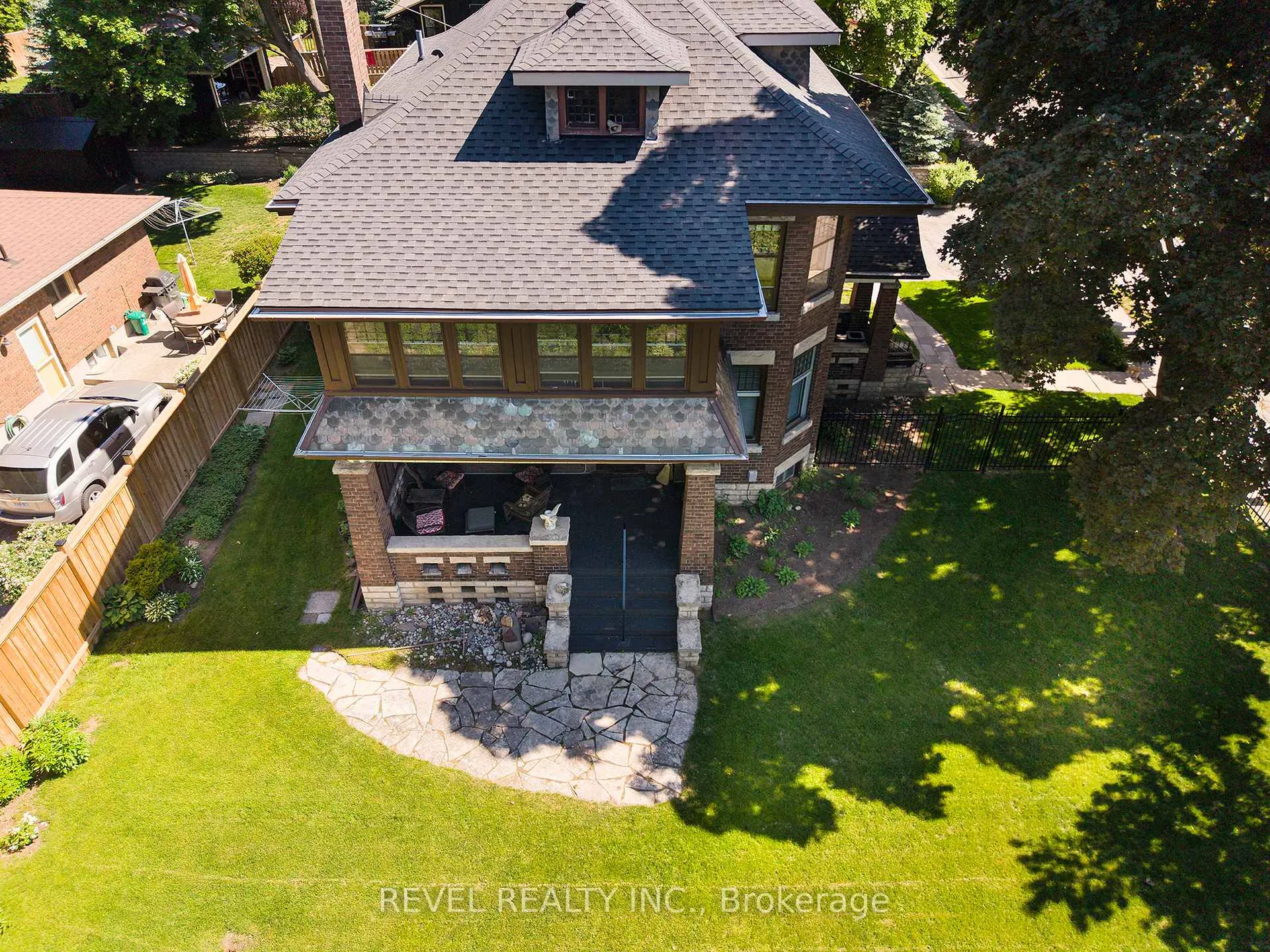 Photo 38 of 8 Abigail Avenue, Brantford — HOMEH