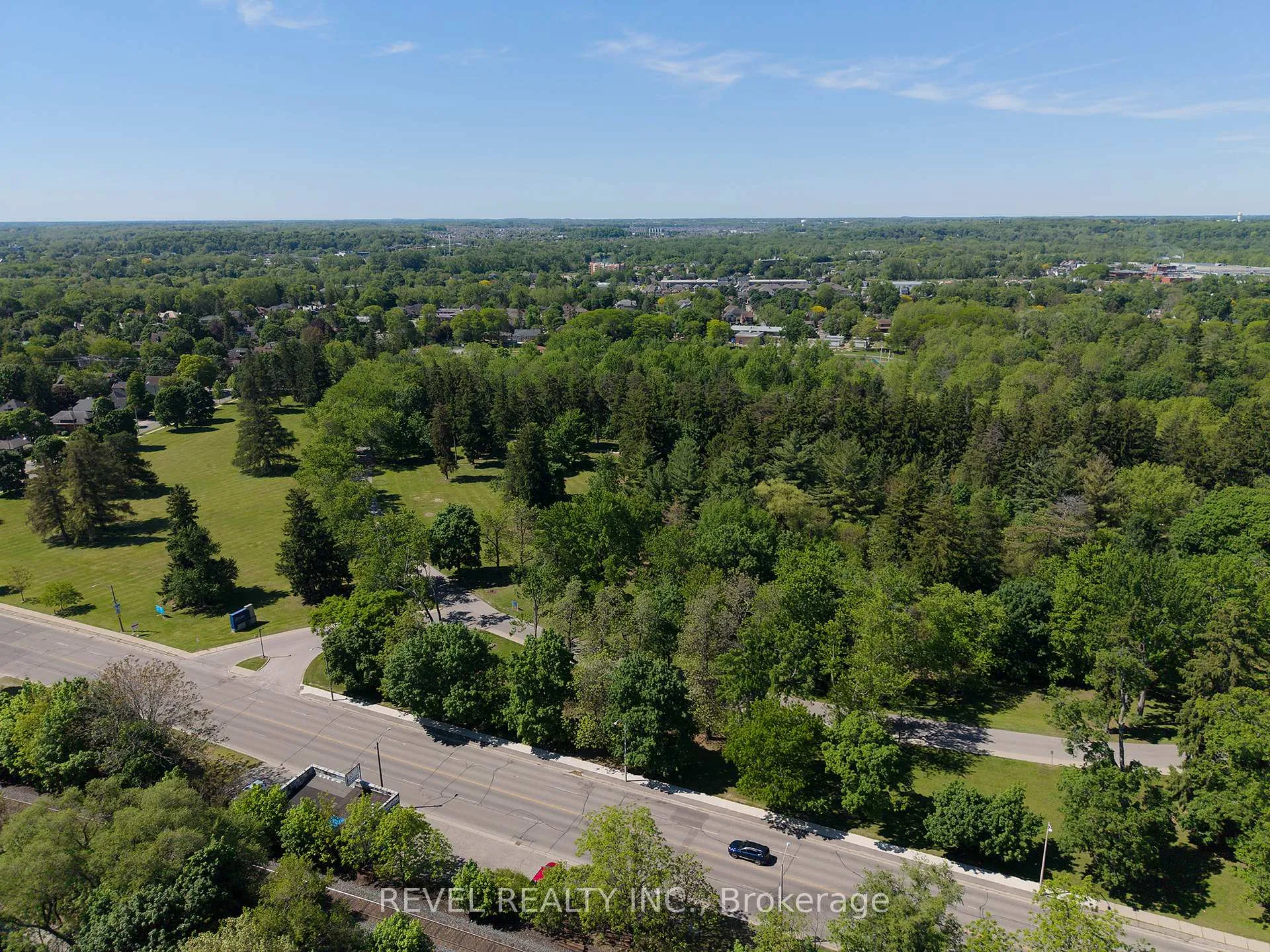 Photo 41 of 8 Abigail Avenue, Brantford — HOMEH