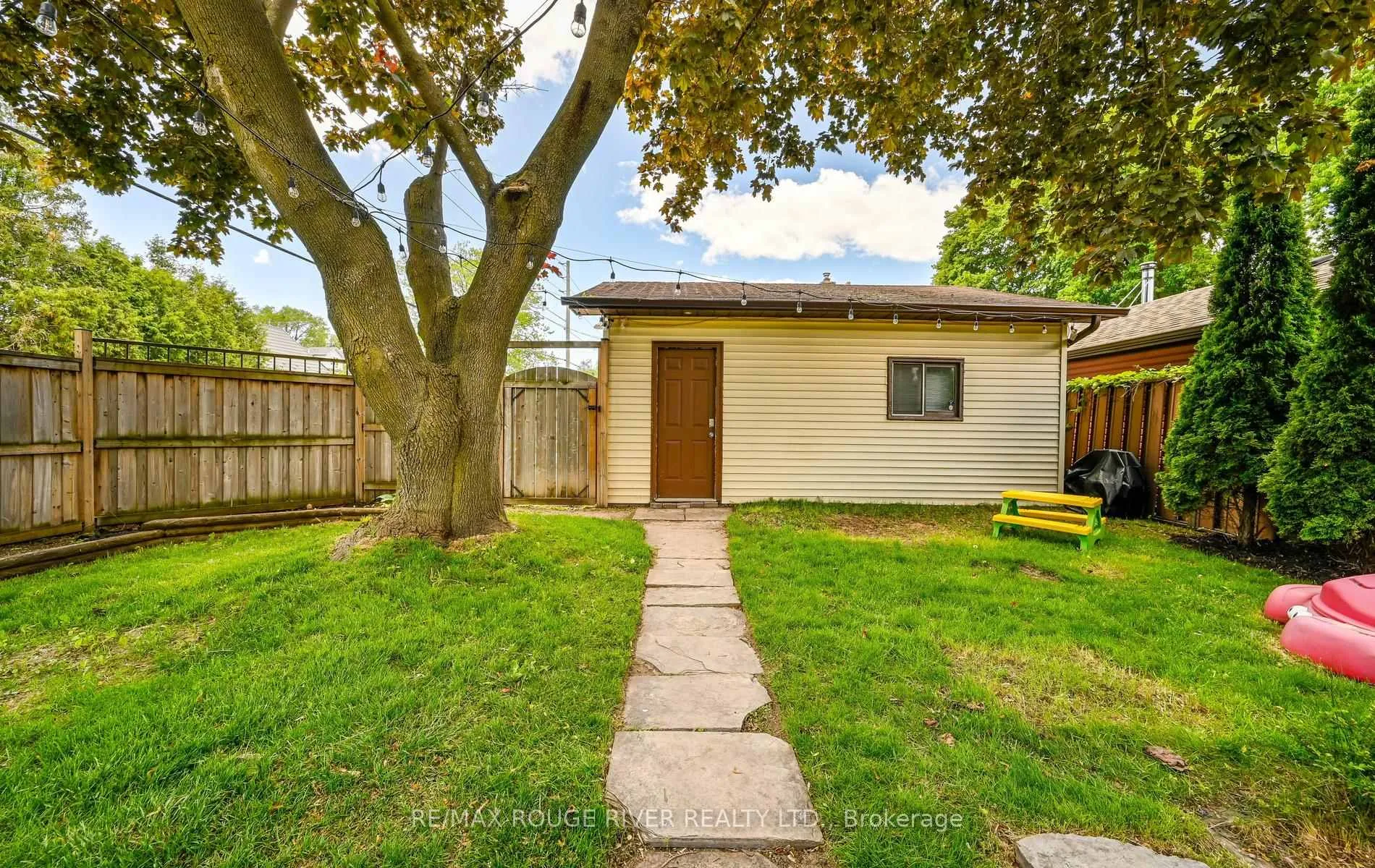 Photo 41 of 338 Jarvis Street, Oshawa, O'Neill — HOMEH
