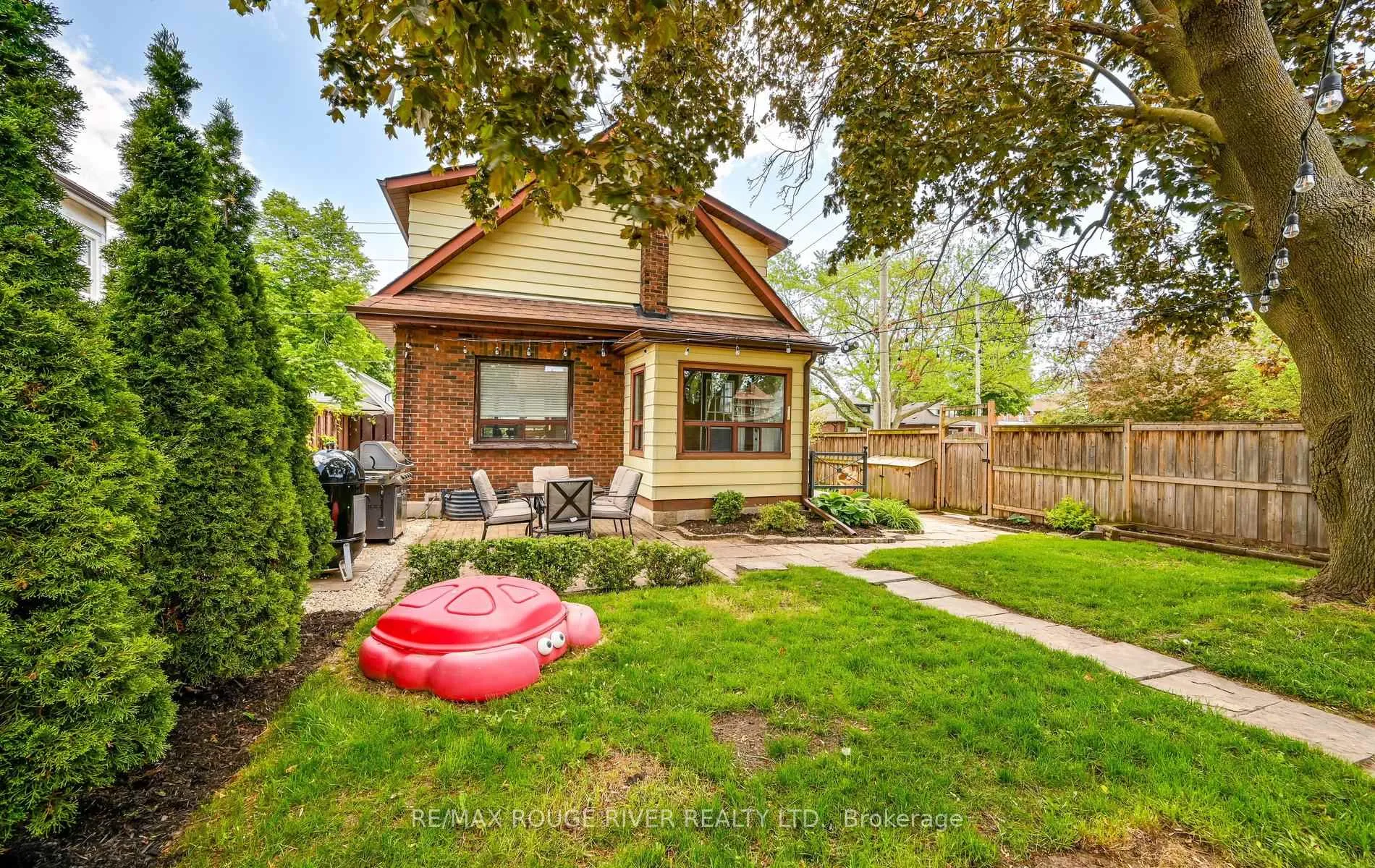 Photo 42 of 338 Jarvis Street, Oshawa, O'Neill — HOMEH