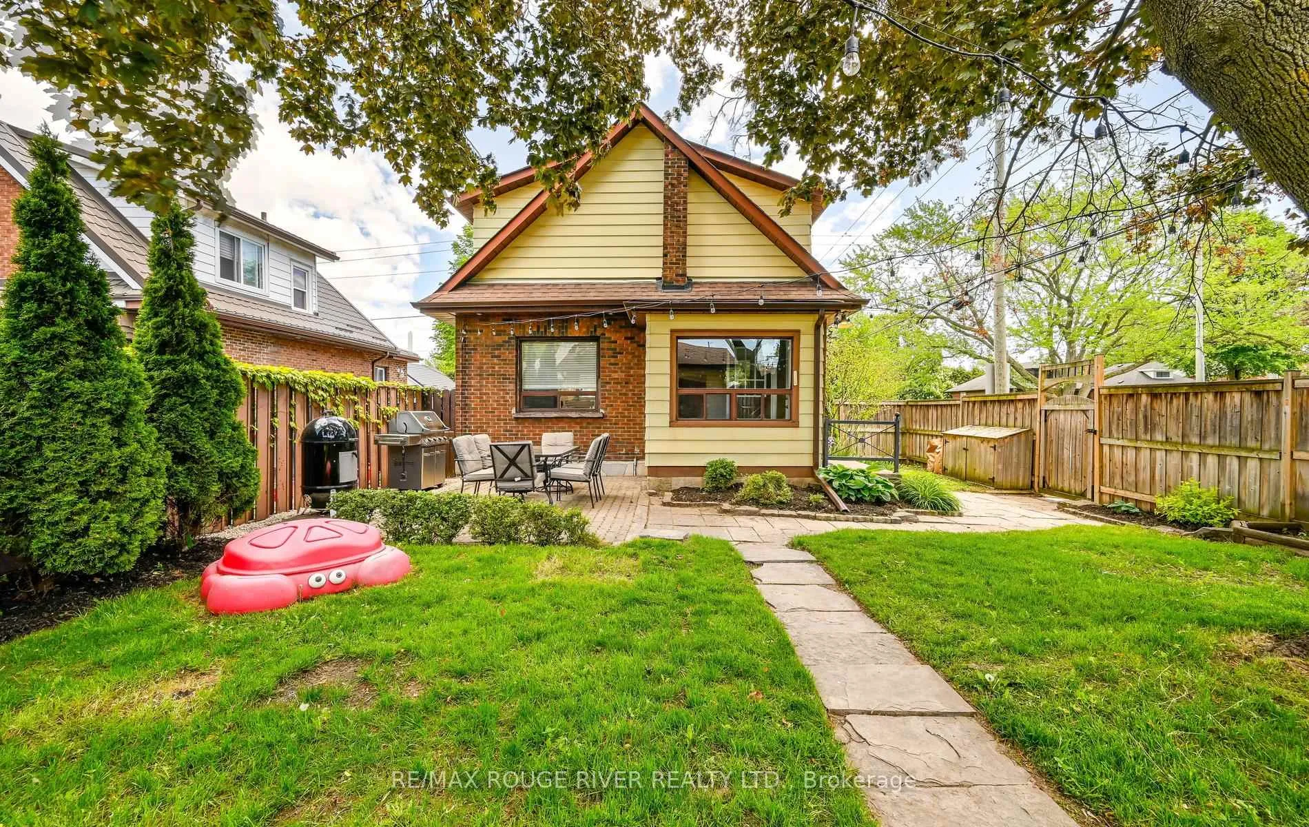 Photo 43 of 338 Jarvis Street, Oshawa, O'Neill — HOMEH