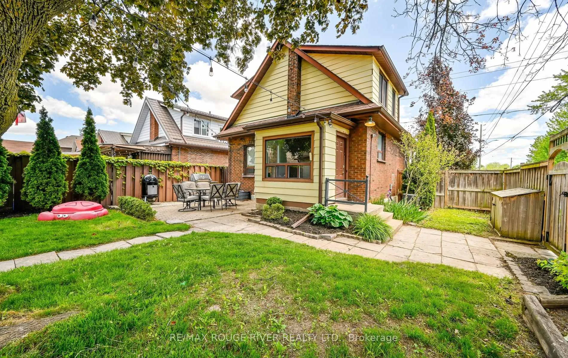 Photo 44 of 338 Jarvis Street, Oshawa, O'Neill — HOMEH