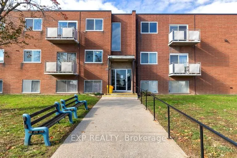 Photo 1 of Unit 3, 3815 Portage Road, Niagara Falls, Stamford — HOMEH