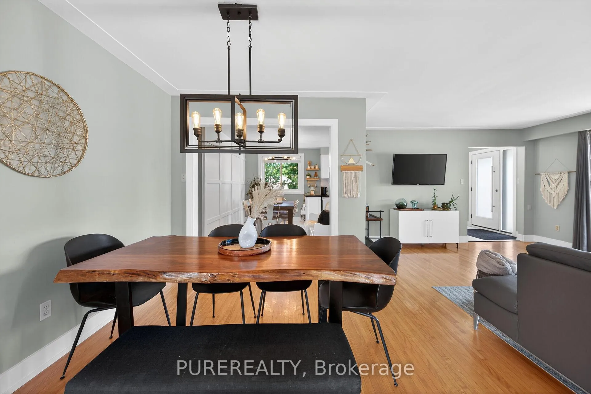 Photo 8 of 23 Duchess Court, Hamilton, Kentley — HOMEH