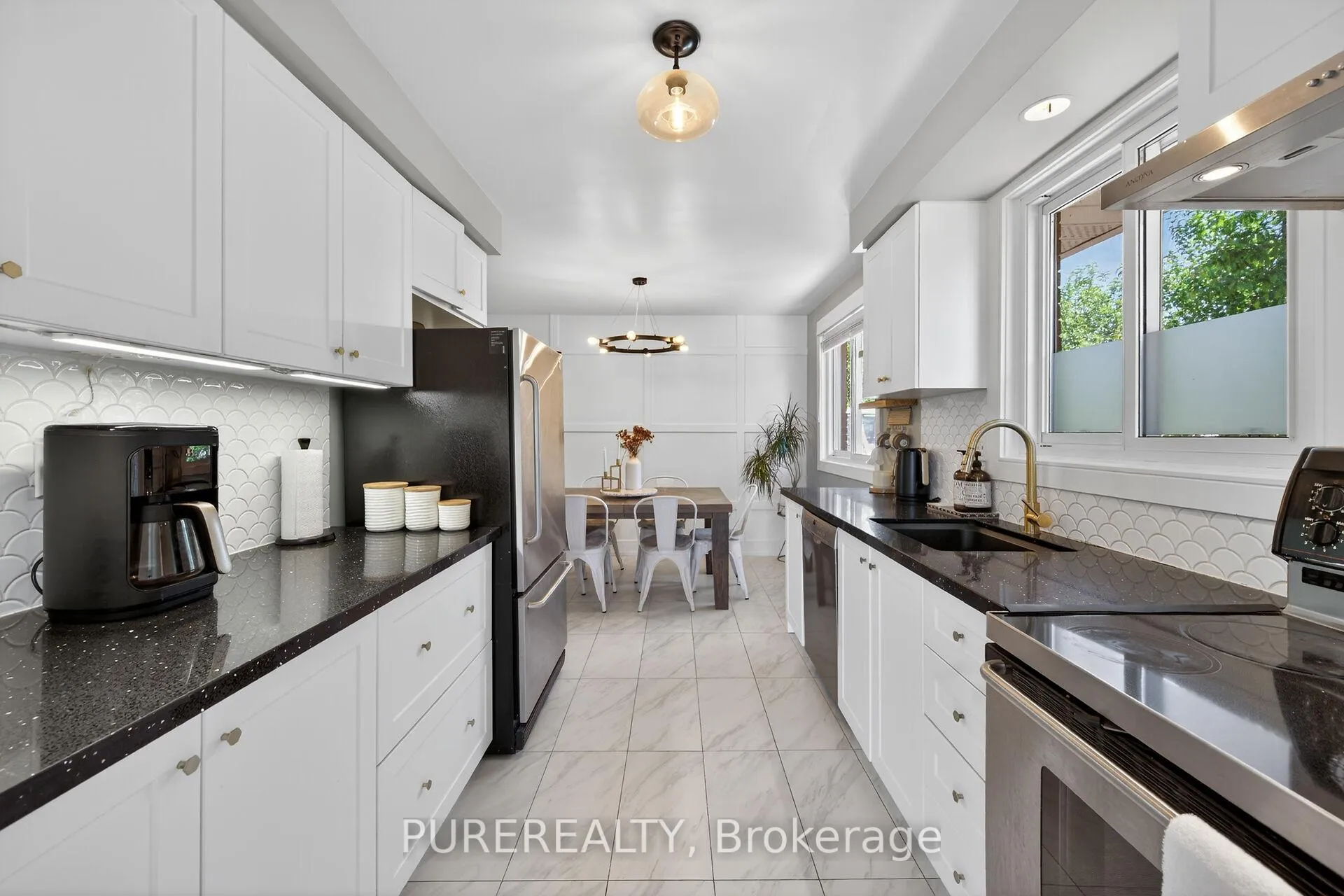 Photo 12 of 23 Duchess Court, Hamilton, Kentley — HOMEH