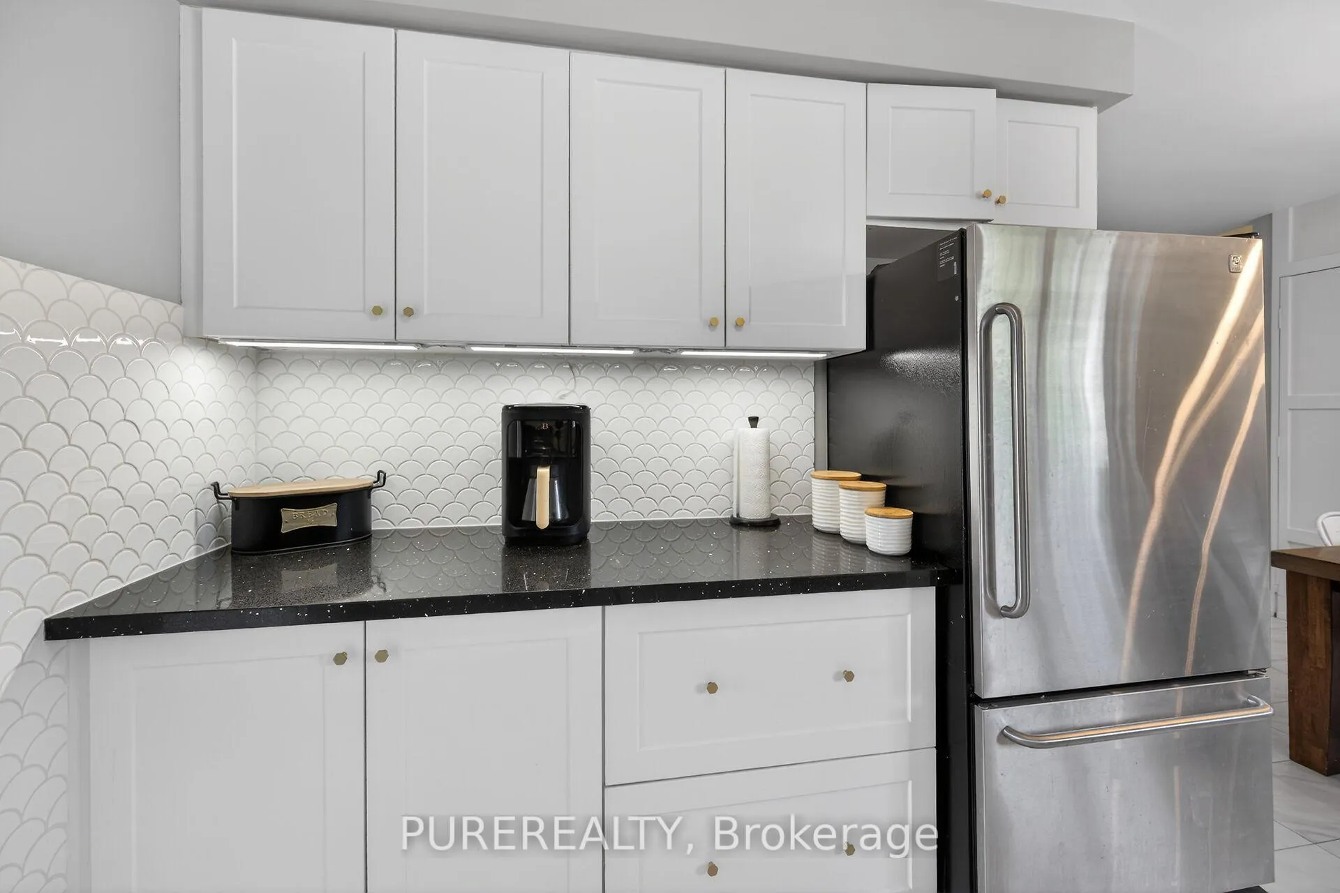 Photo 13 of 23 Duchess Court, Hamilton, Kentley — HOMEH